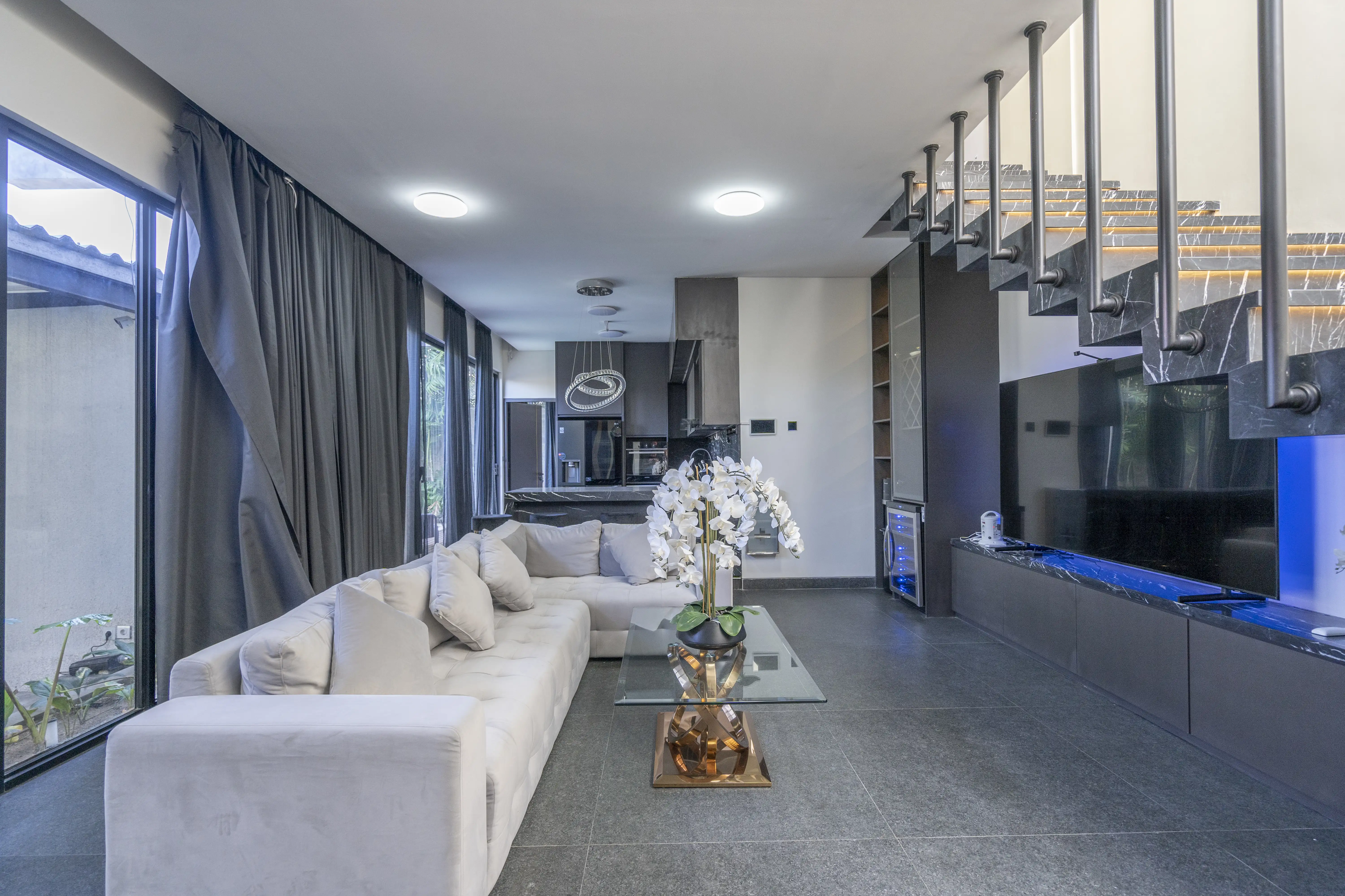 Villa 215m² in Indonesia, Kerobokan. Priced at 325000$ rent photo-4