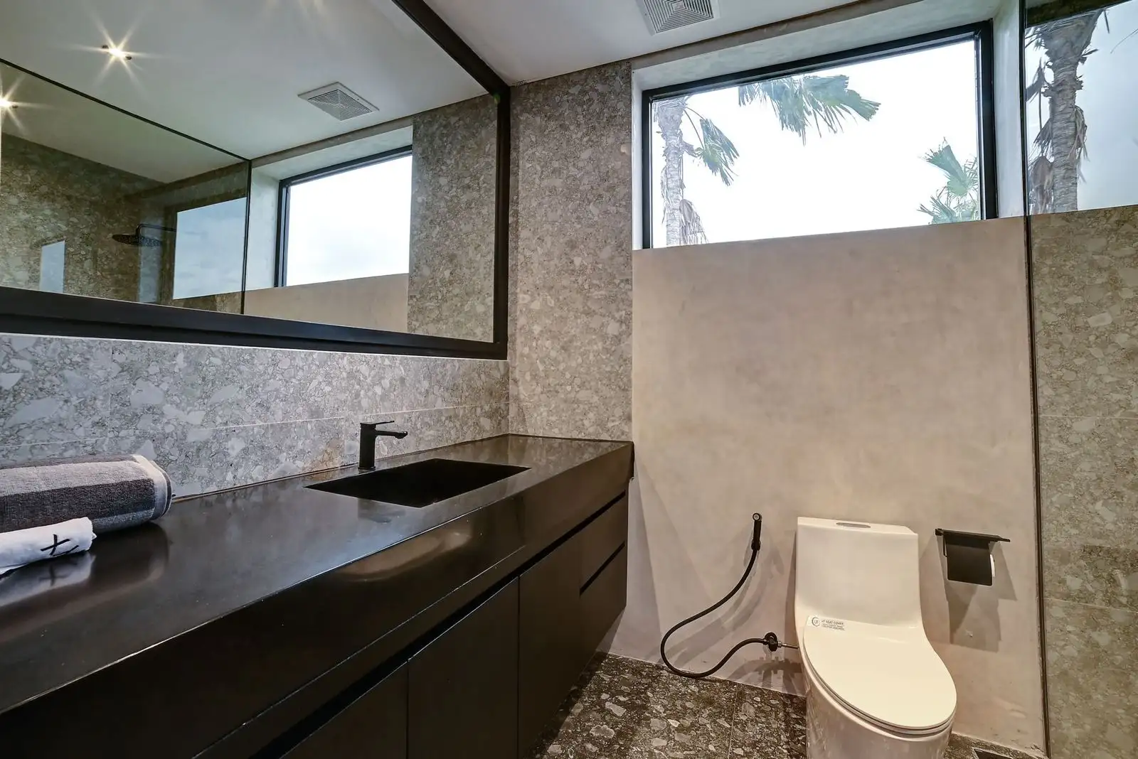Flat 35m² in Indonesia, Canggu. Priced at 119000$ rent photo-7