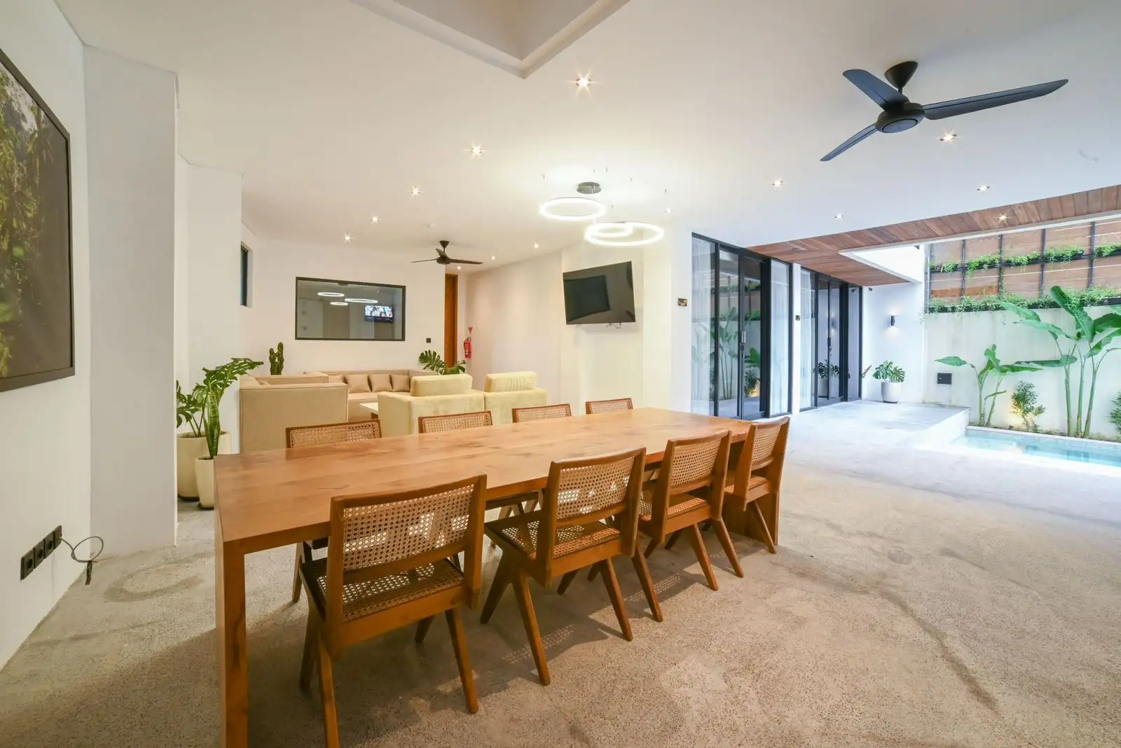 Flat 35m² in Indonesia, Canggu. Priced at 119000$ rent photo-9