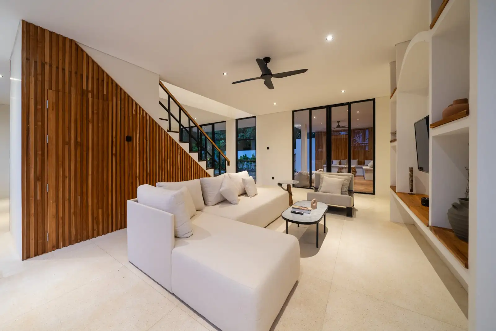 Villa 225m² in Indonesia, Bukit. Priced at 350000$ rent photo-10