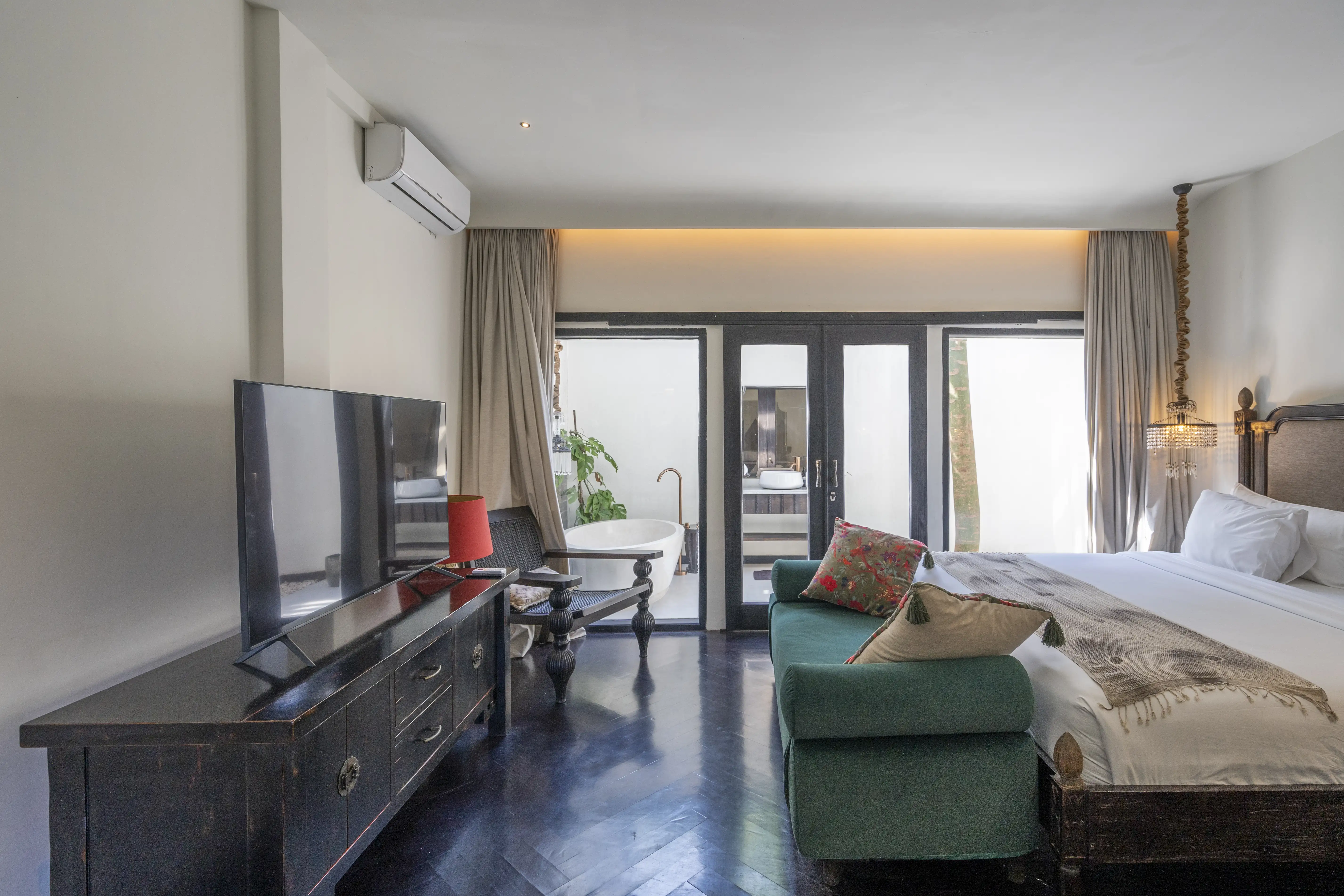 Villa 280m² in Indonesia, Kerobokan. Priced at 549000$ rent photo-4