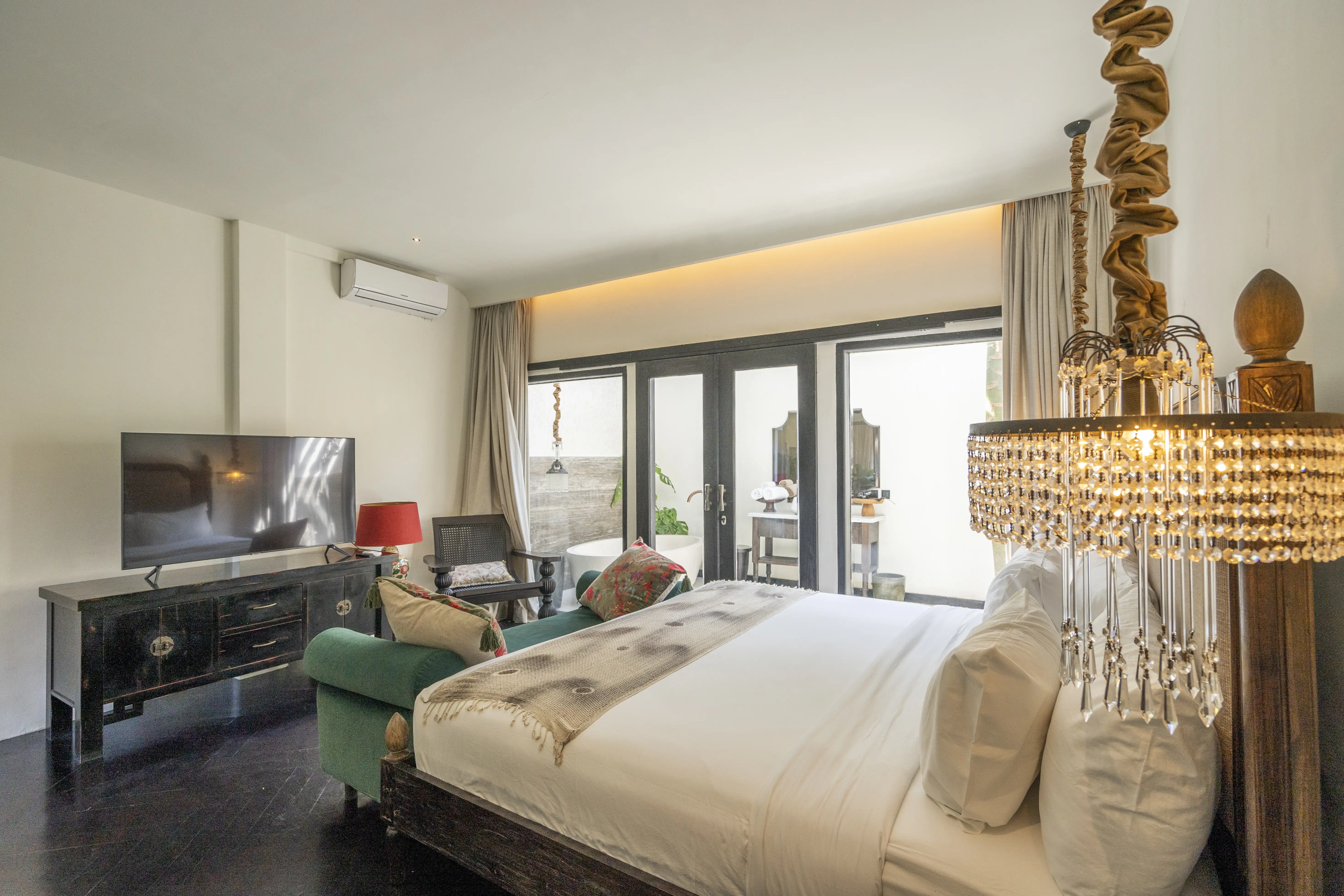 Villa 280m² in Indonesia, Kerobokan. Priced at 549000$ rent photo-13