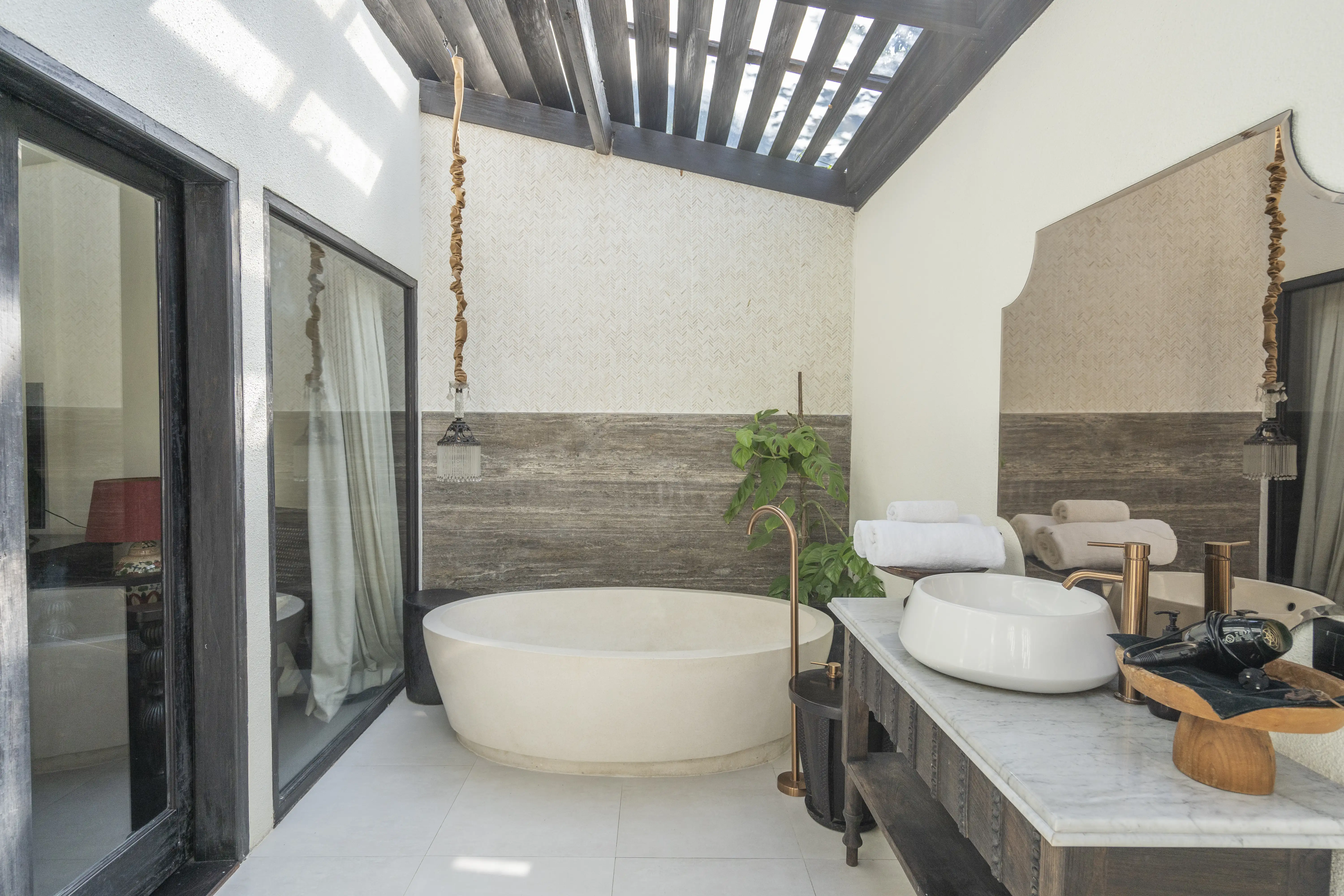 Villa 280m² in Indonesia, Kerobokan. Priced at 549000$ rent photo-15