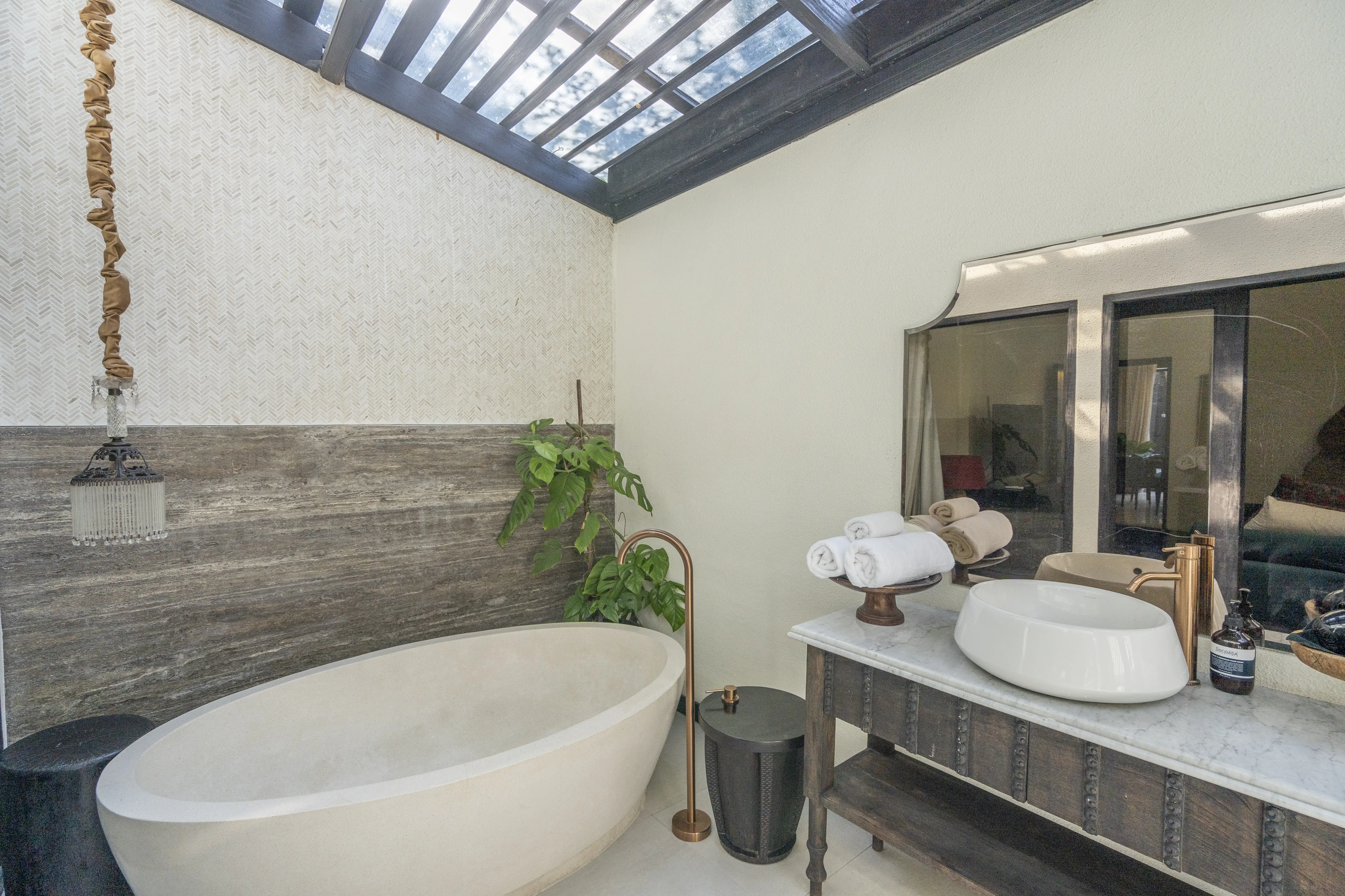 Villa 280m² in Indonesia, Kerobokan. Priced at 549000$ rent photo-17