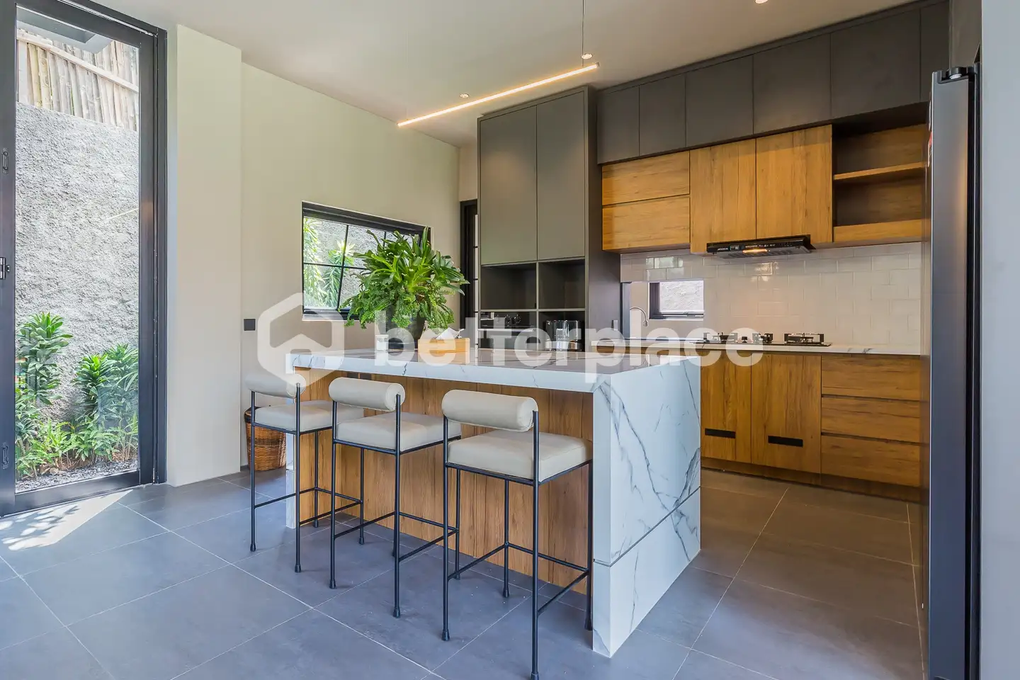 Villa 250m² in Indonesia, Bukit. Priced at 375000$ rent photo-2