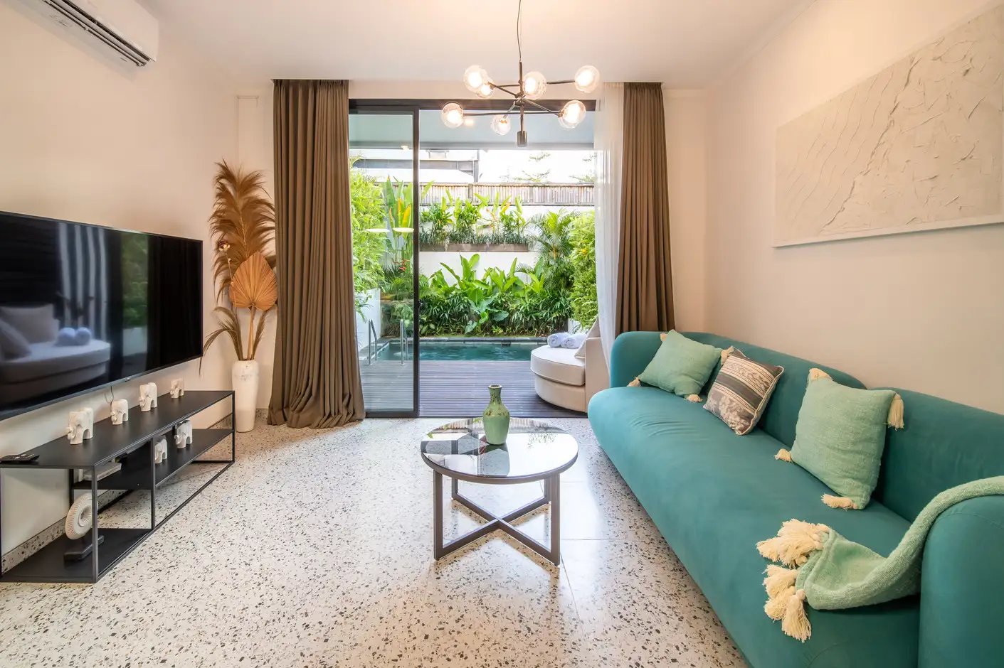 Villa 90m² in Indonesia, Canggu. Priced at 250000$ rent photo-21