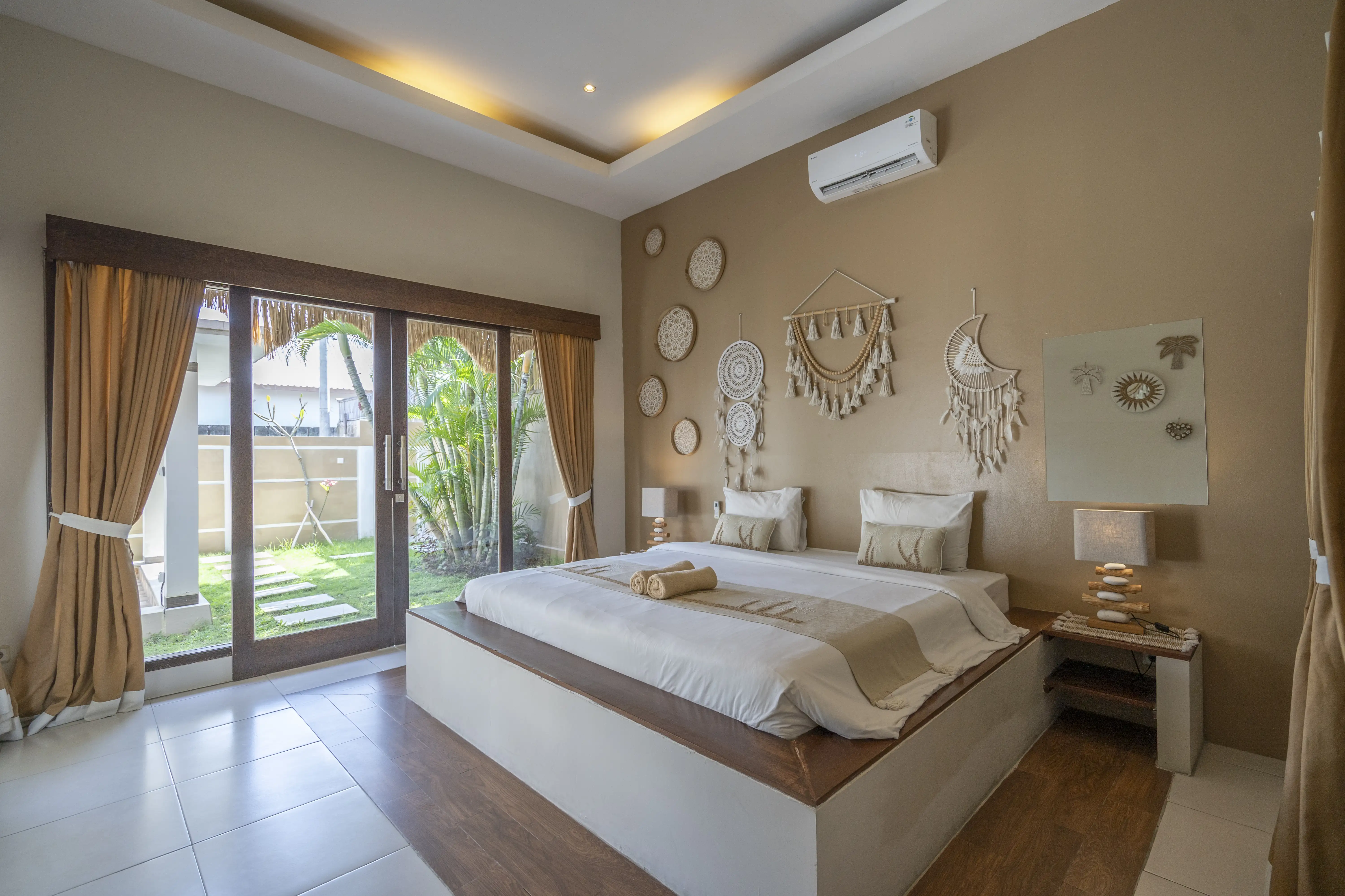 Villa 200m² in Indonesia, Seminyak. Priced at 325000$ rent photo-5