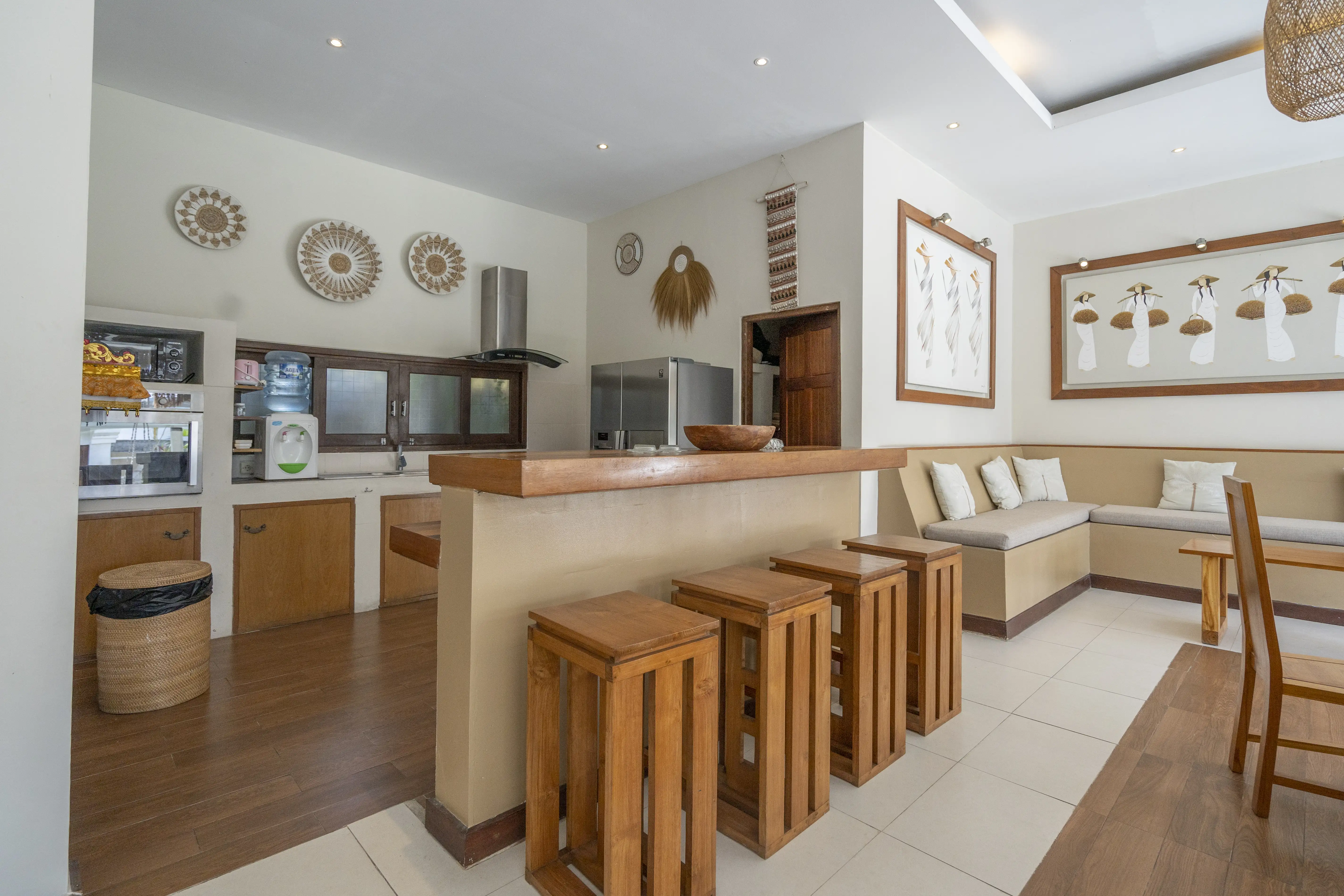 Villa 200m² in Indonesia, Seminyak. Priced at 325000$ rent photo-11