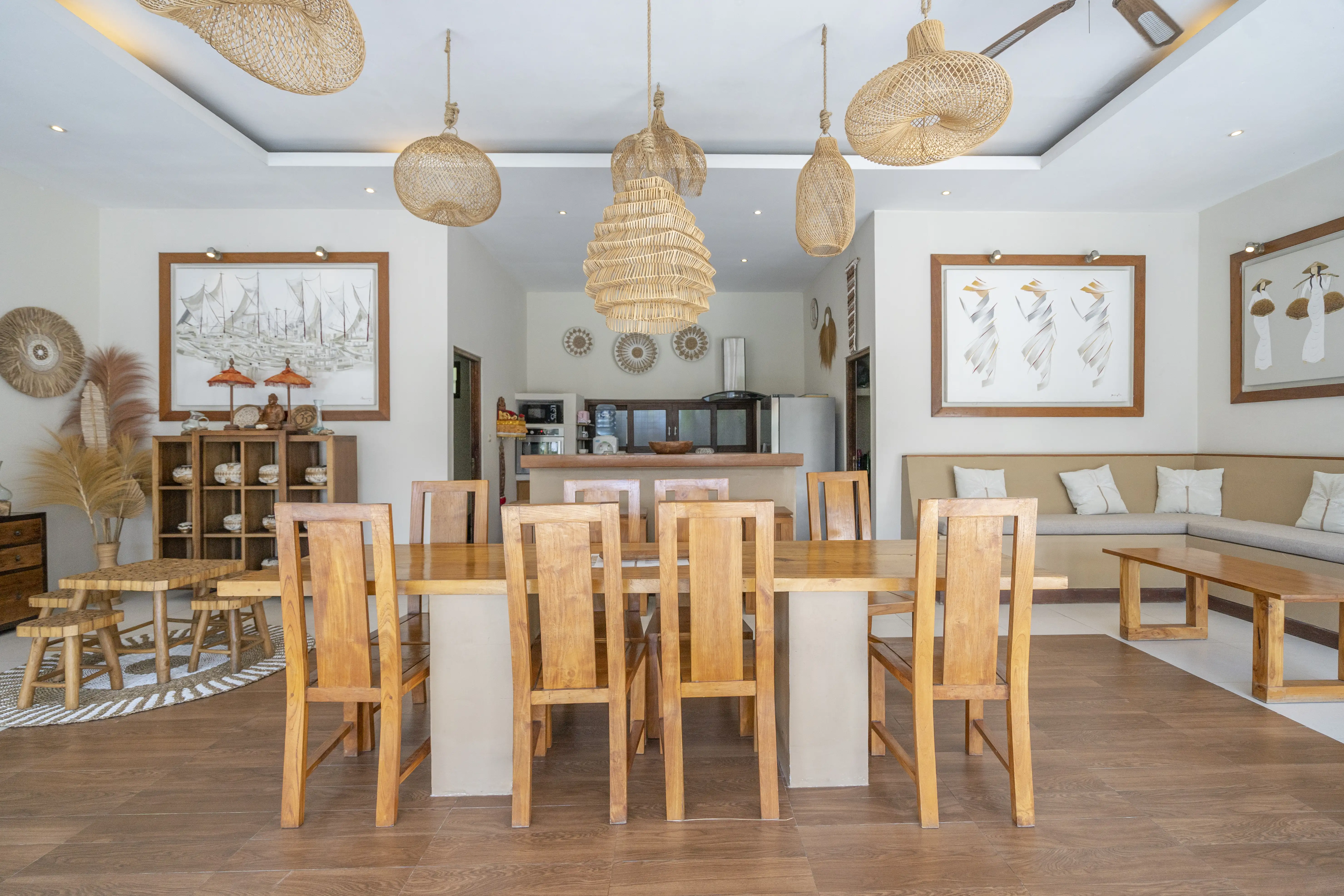 Villa 200m² in Indonesia, Seminyak. Priced at 325000$ rent photo-13