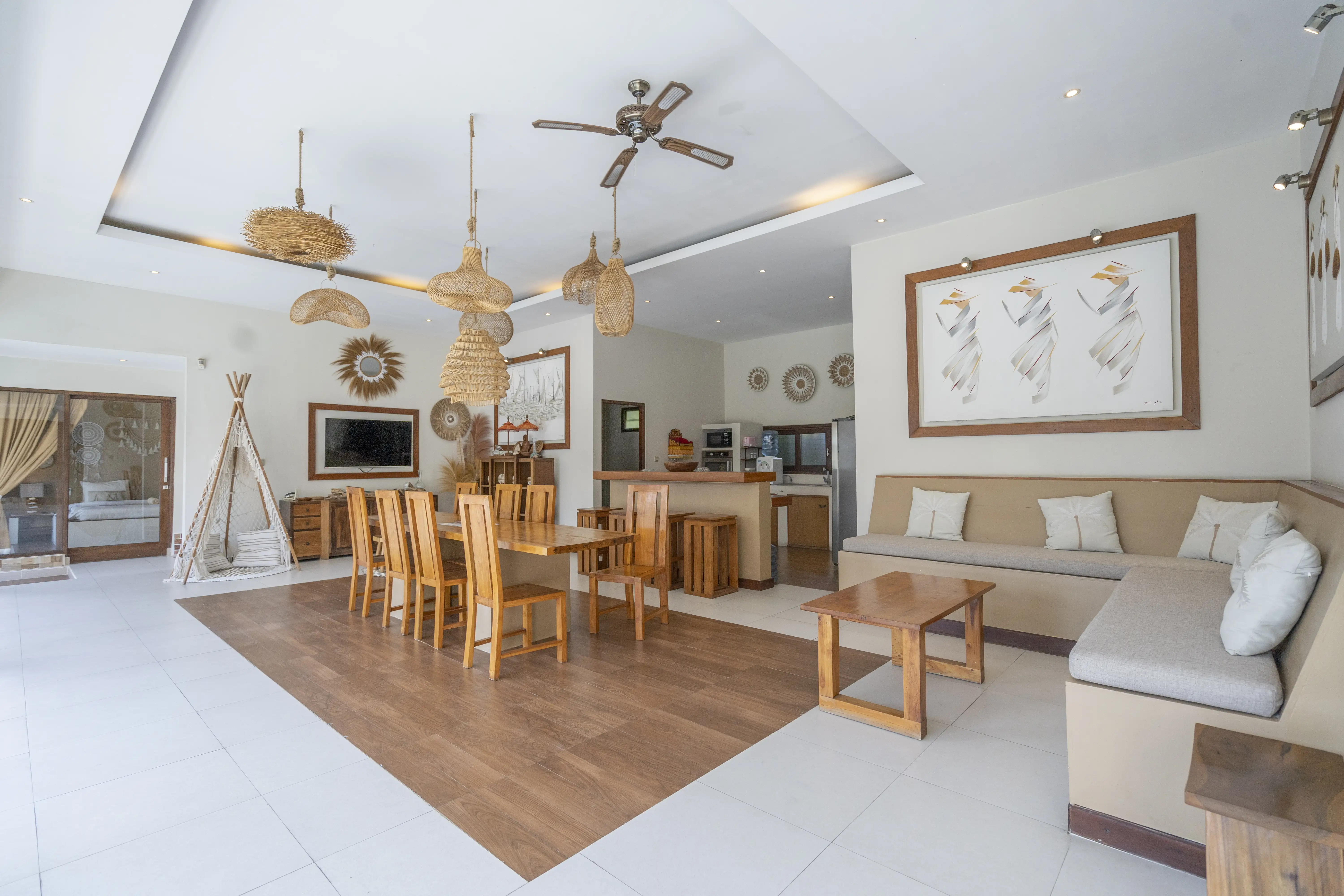 Villa 200m² in Indonesia, Seminyak. Priced at 325000$ rent photo-14