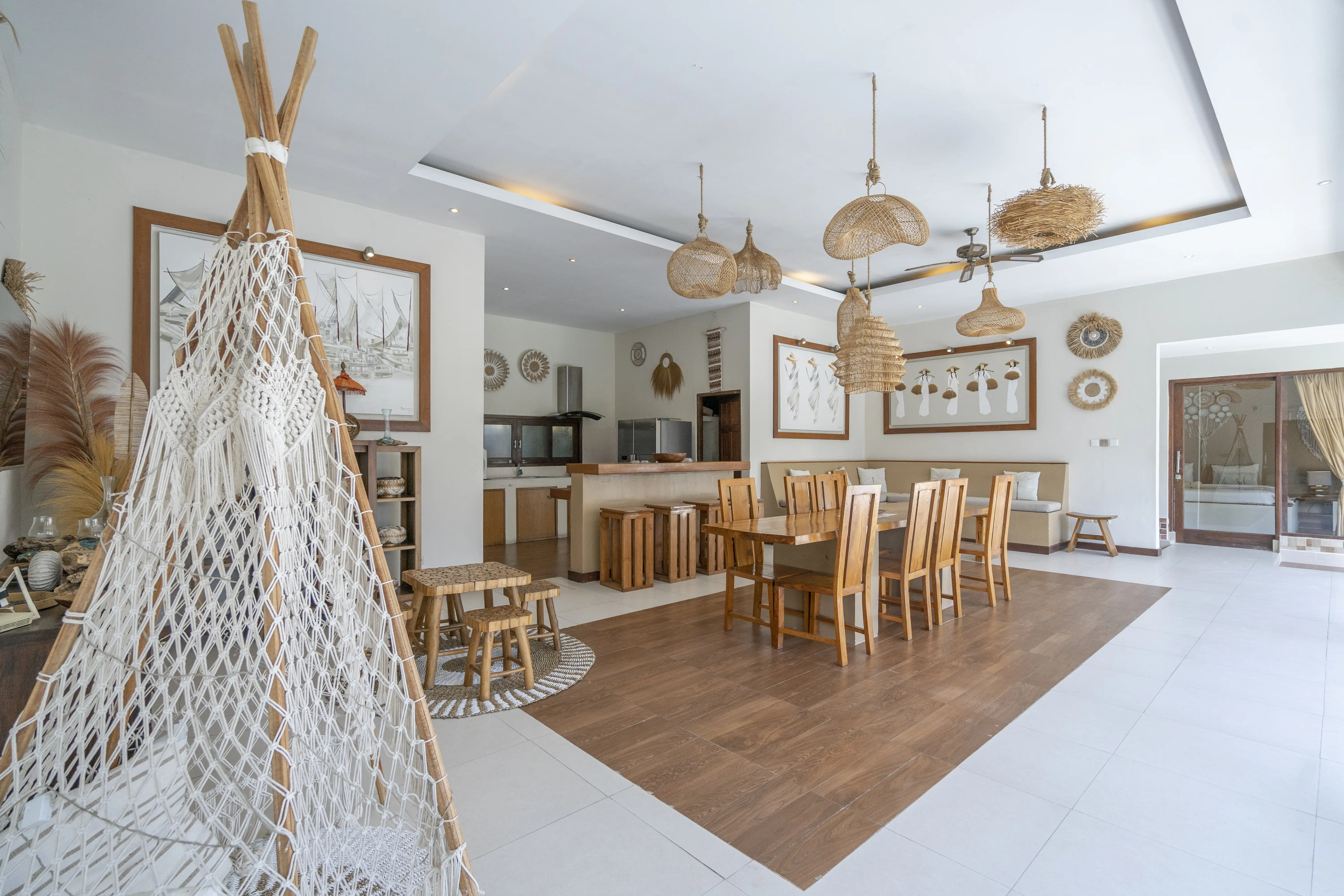 Villa 200m² in Indonesia, Seminyak. Priced at 325000$ rent photo-16