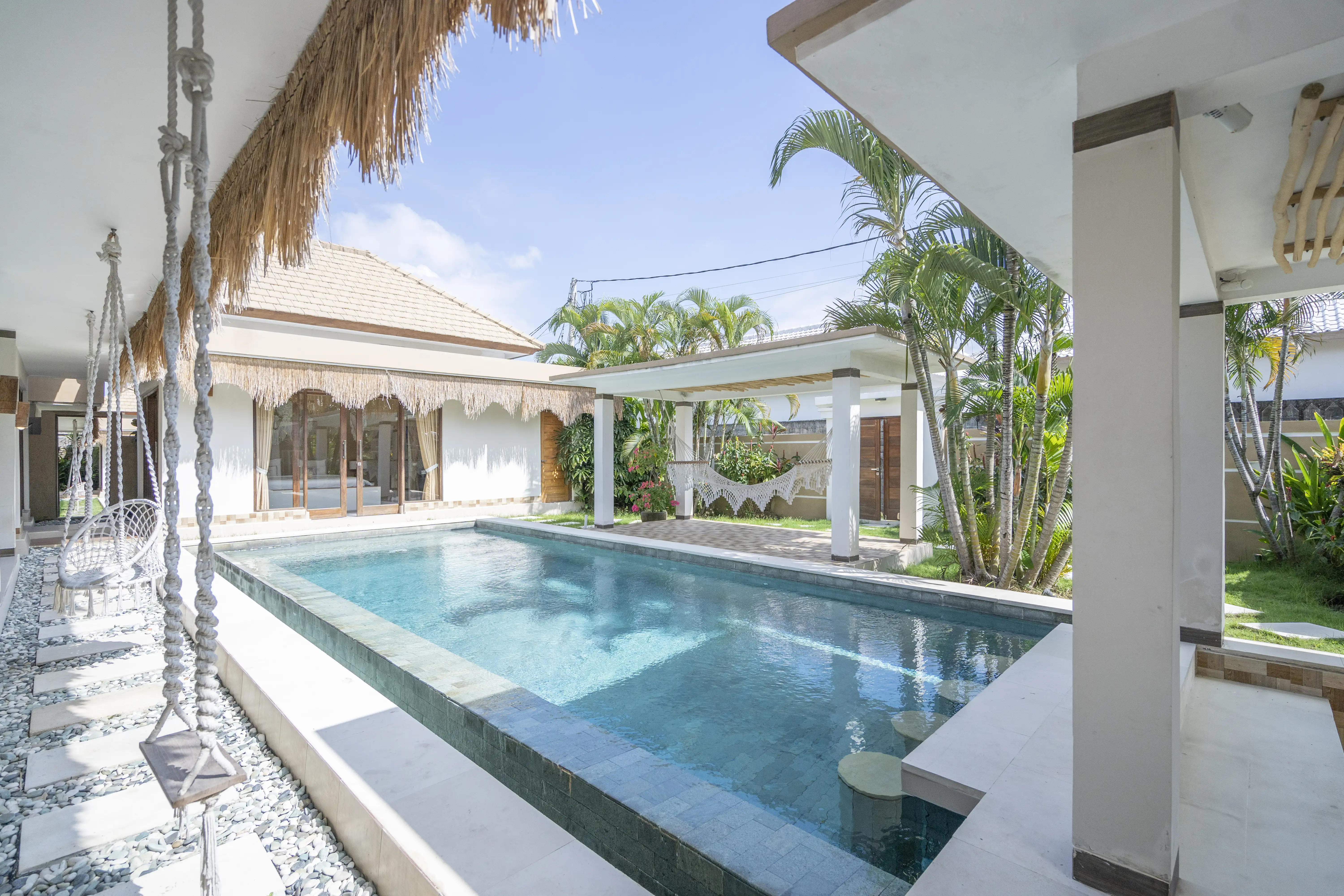 Villa 200m² in Indonesia, Seminyak. Priced at 325000$ rent photo-20
