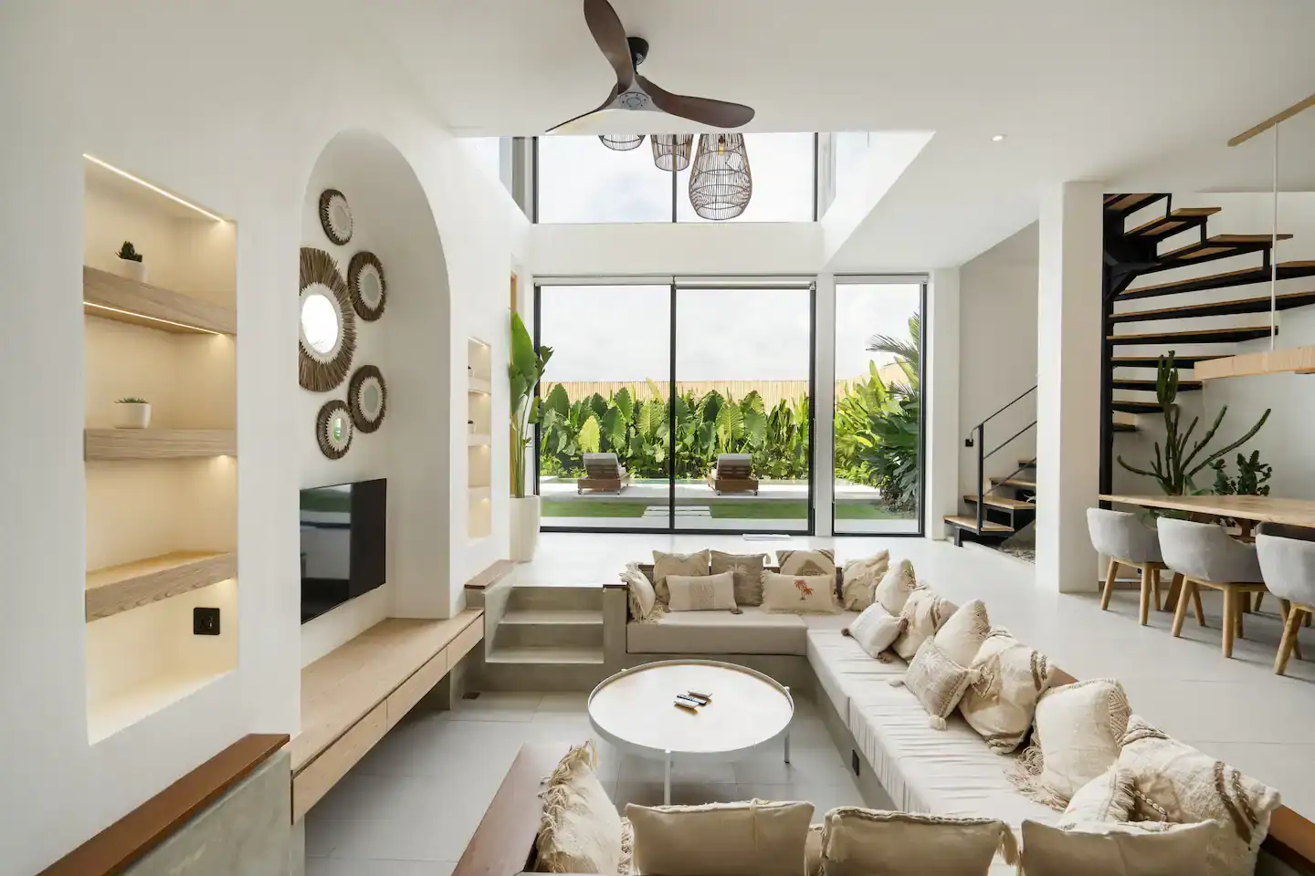 Villa 329m² in Indonesia, Canggu. Priced at 519000$ rent photo-40