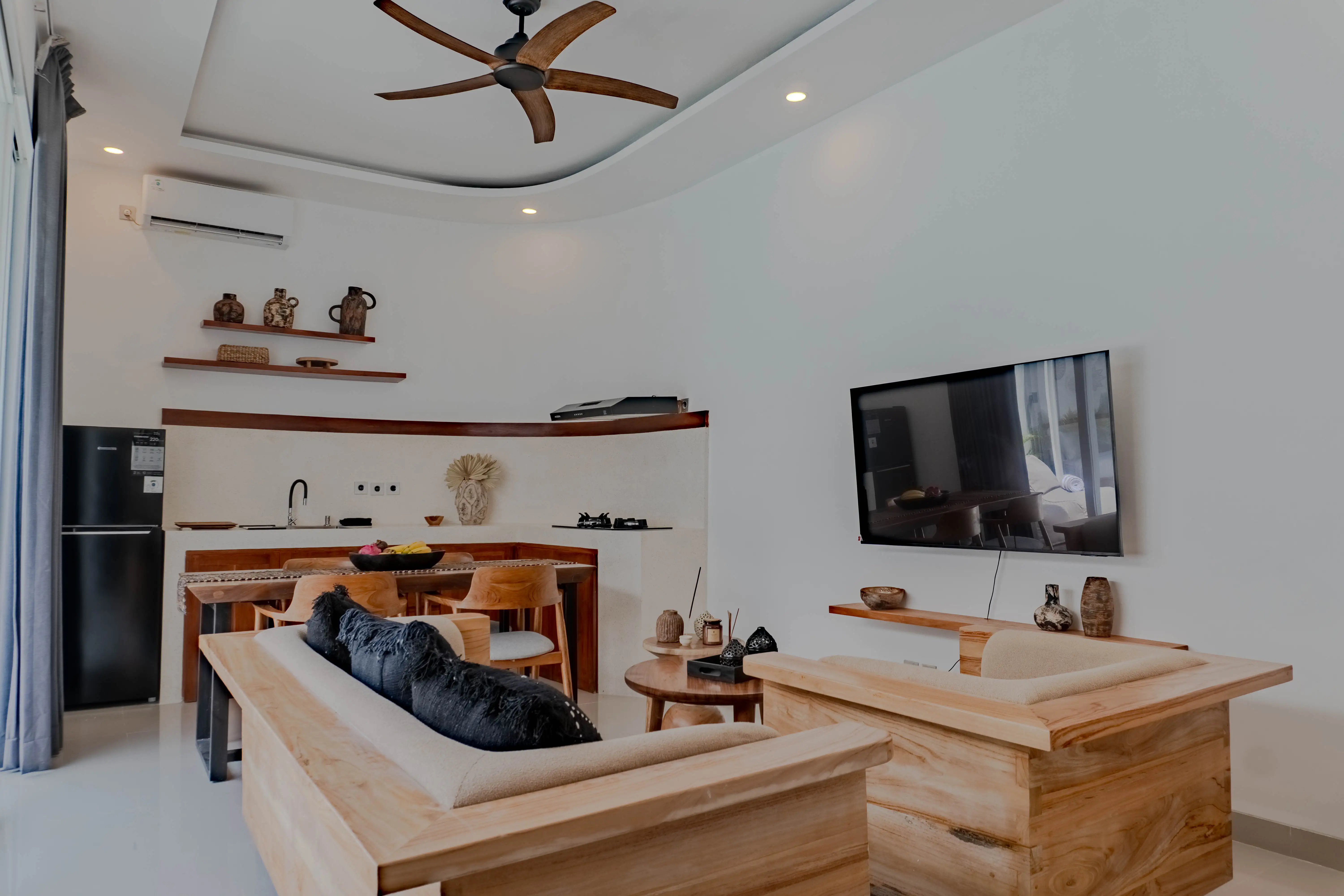 Villa 61m² in Indonesia, Seminyak. Priced at 140000$ rent photo-21