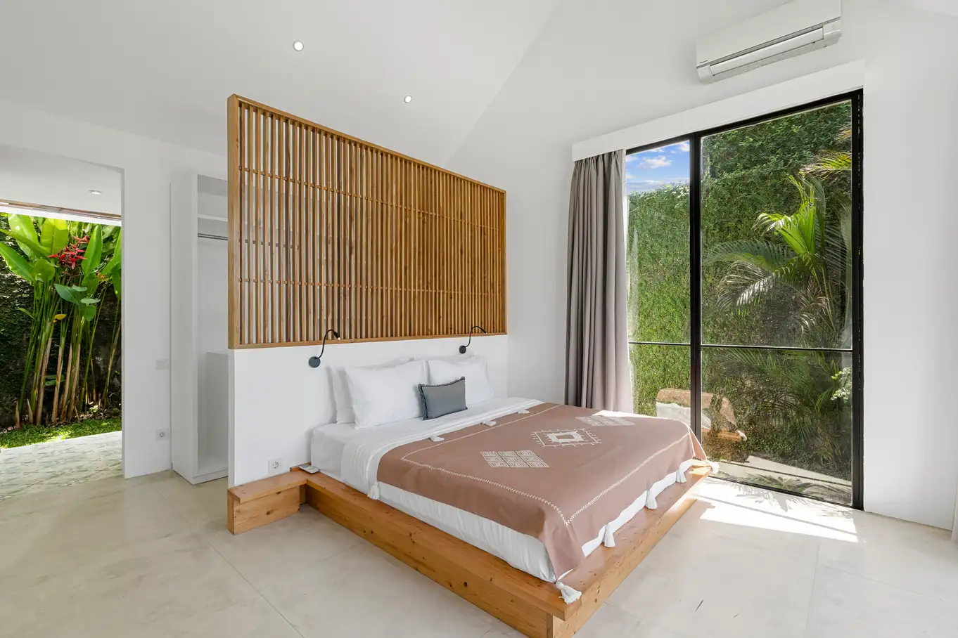 Villa 150m² in Indonesia, Canggu. Priced at 270000$ rent photo-6