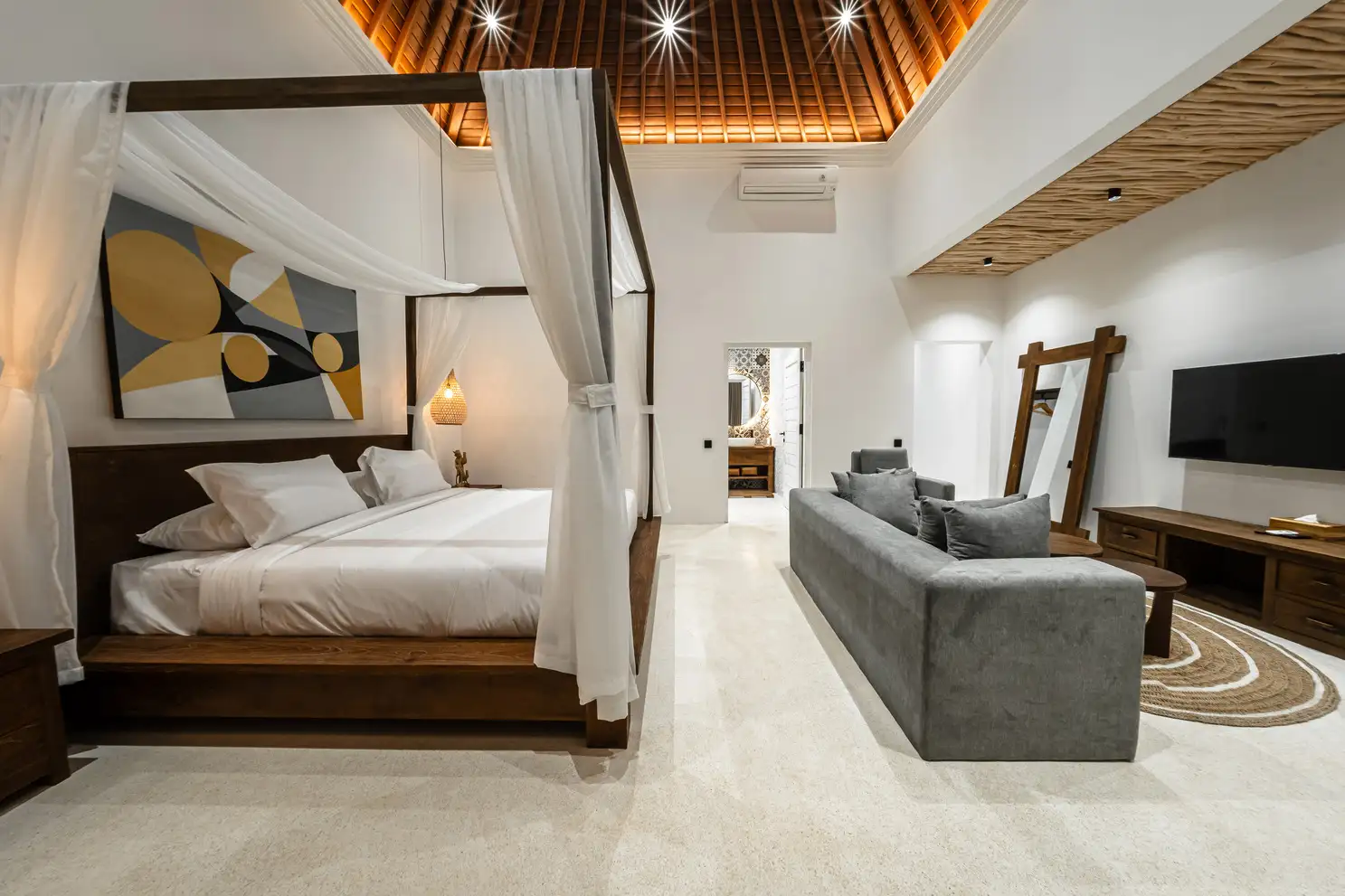 Villa 240m² in Indonesia, Ubud. Priced at 290000$ rent photo-12