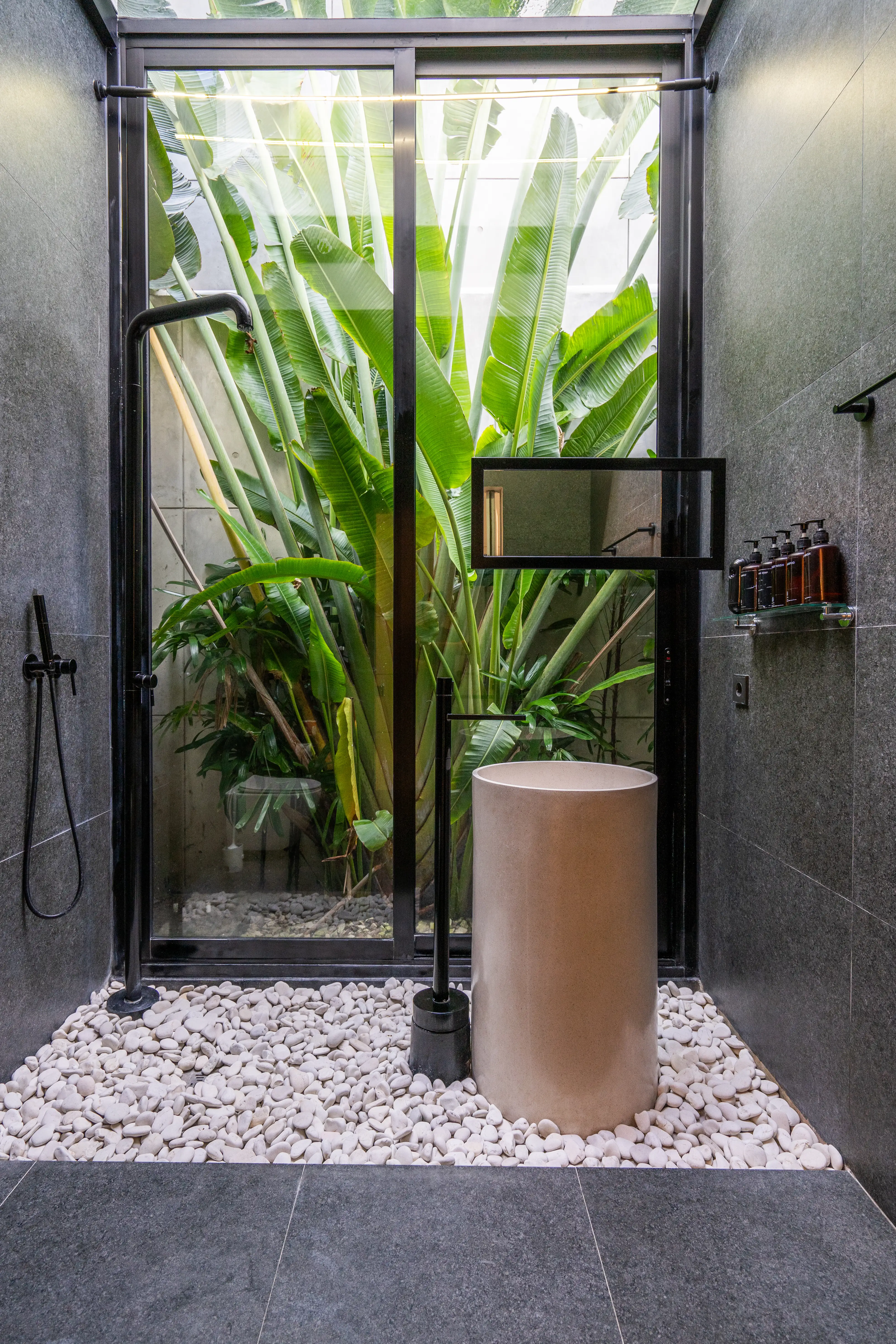 Villa 250m² in Indonesia, Canggu. Priced at 650000$ rent photo-14