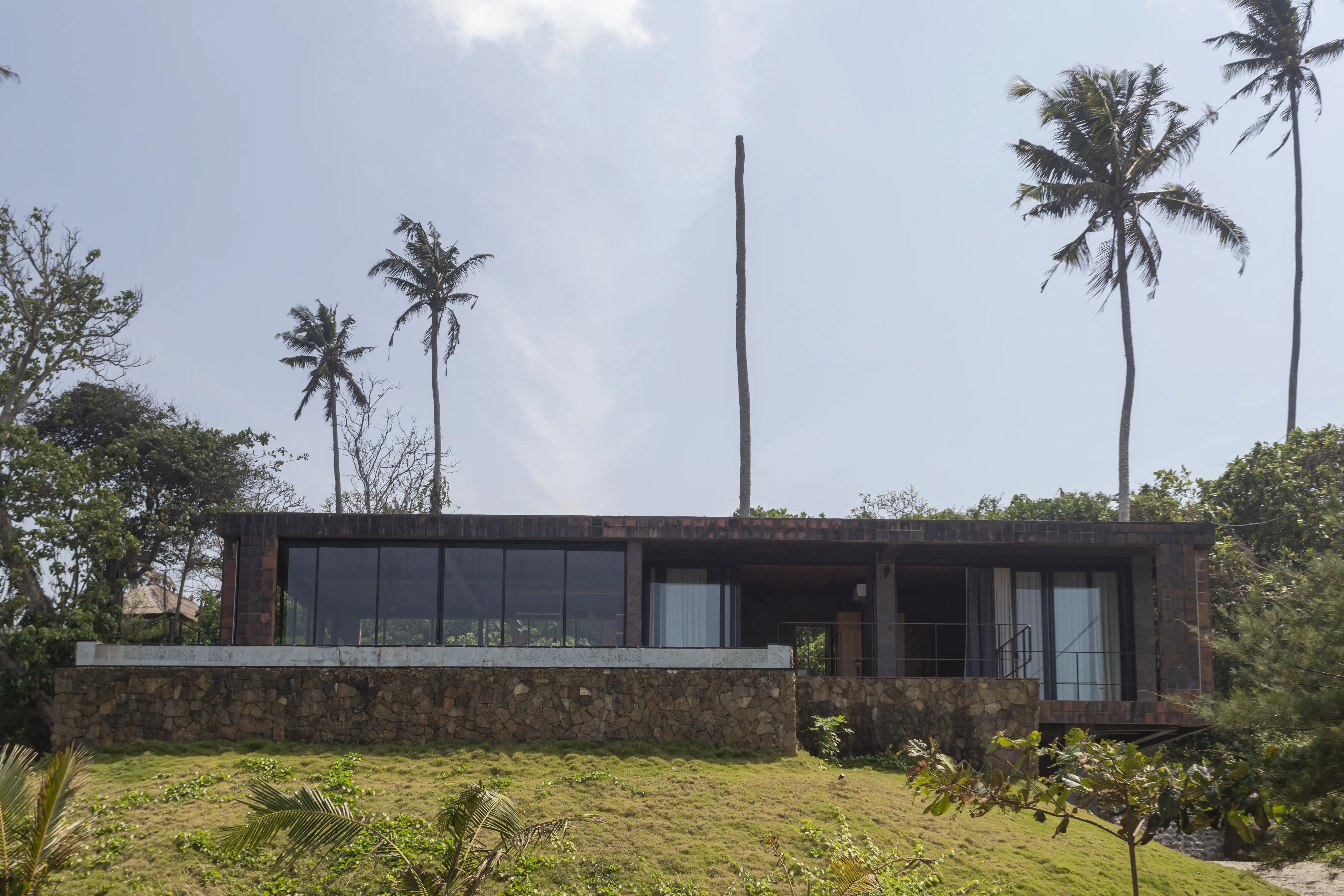 Villa 250m² in Indonesia, Balian. Priced at 1300000$ rent photo-11