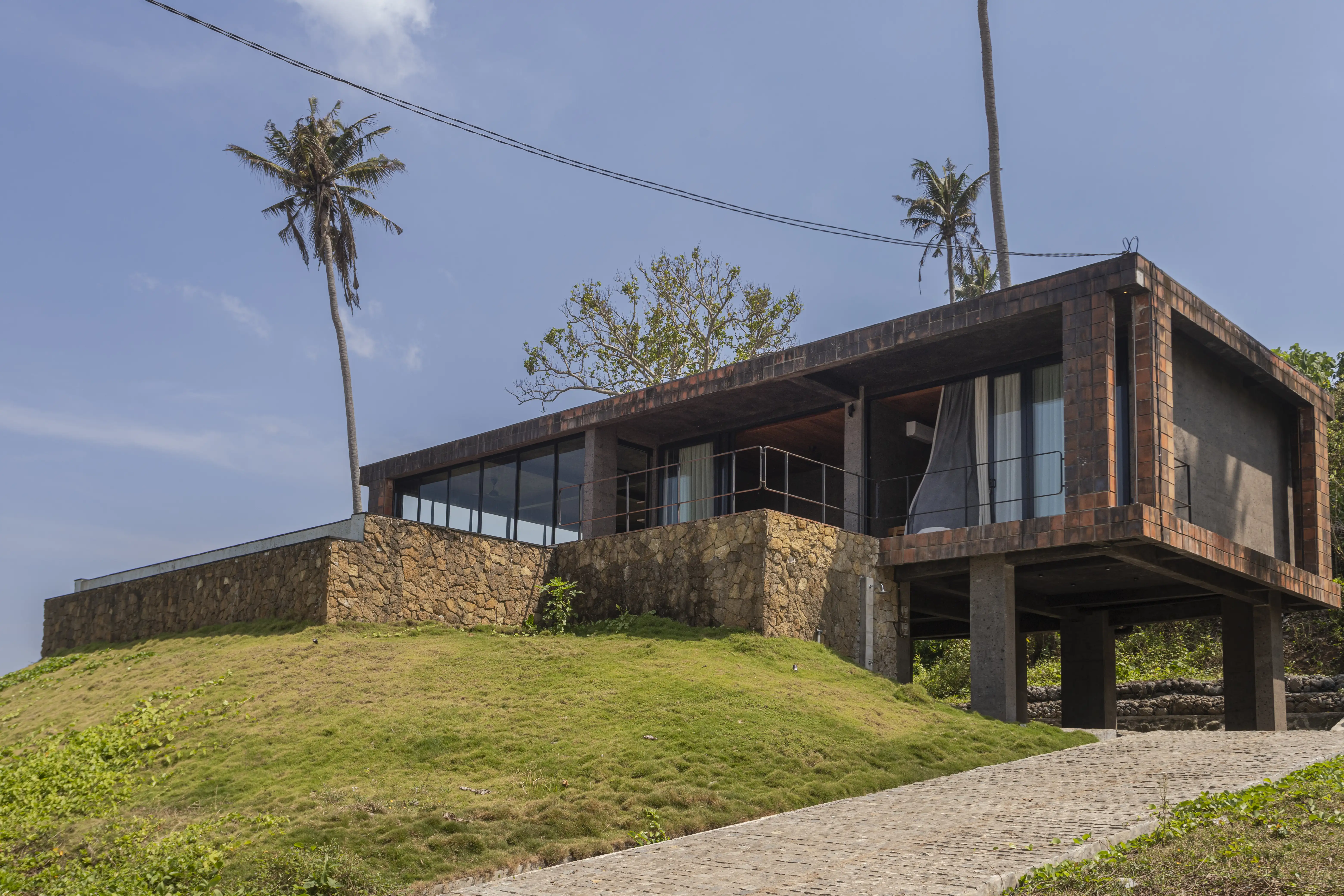 Villa 250m² in Indonesia, Balian. Priced at 1300000$ rent photo-13