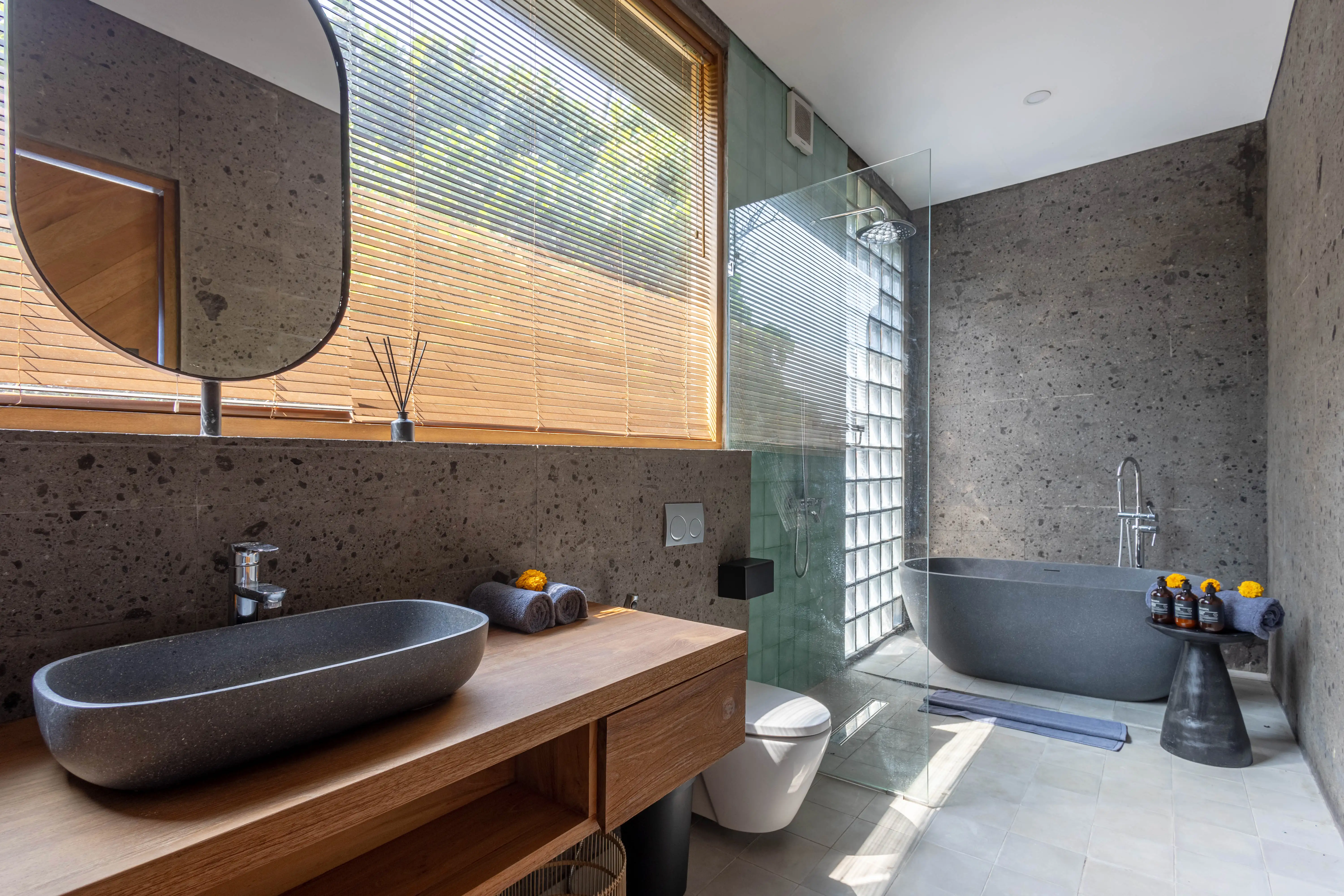 Villa 250m² in Indonesia, Balian. Priced at 1300000$ rent photo-15