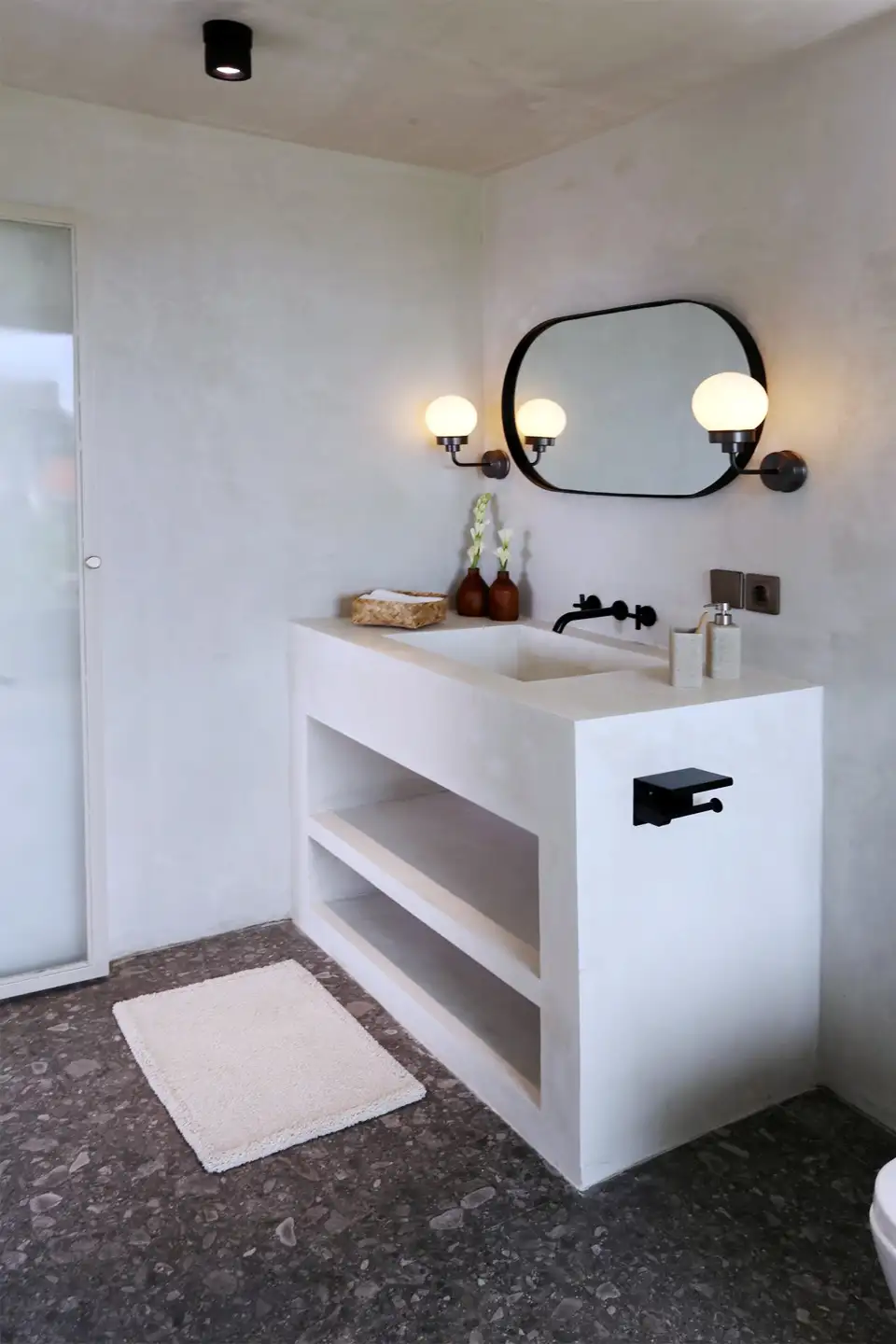 Flat 680m² in Indonesia, Canggu. Priced at 1650000$ rent photo-2
