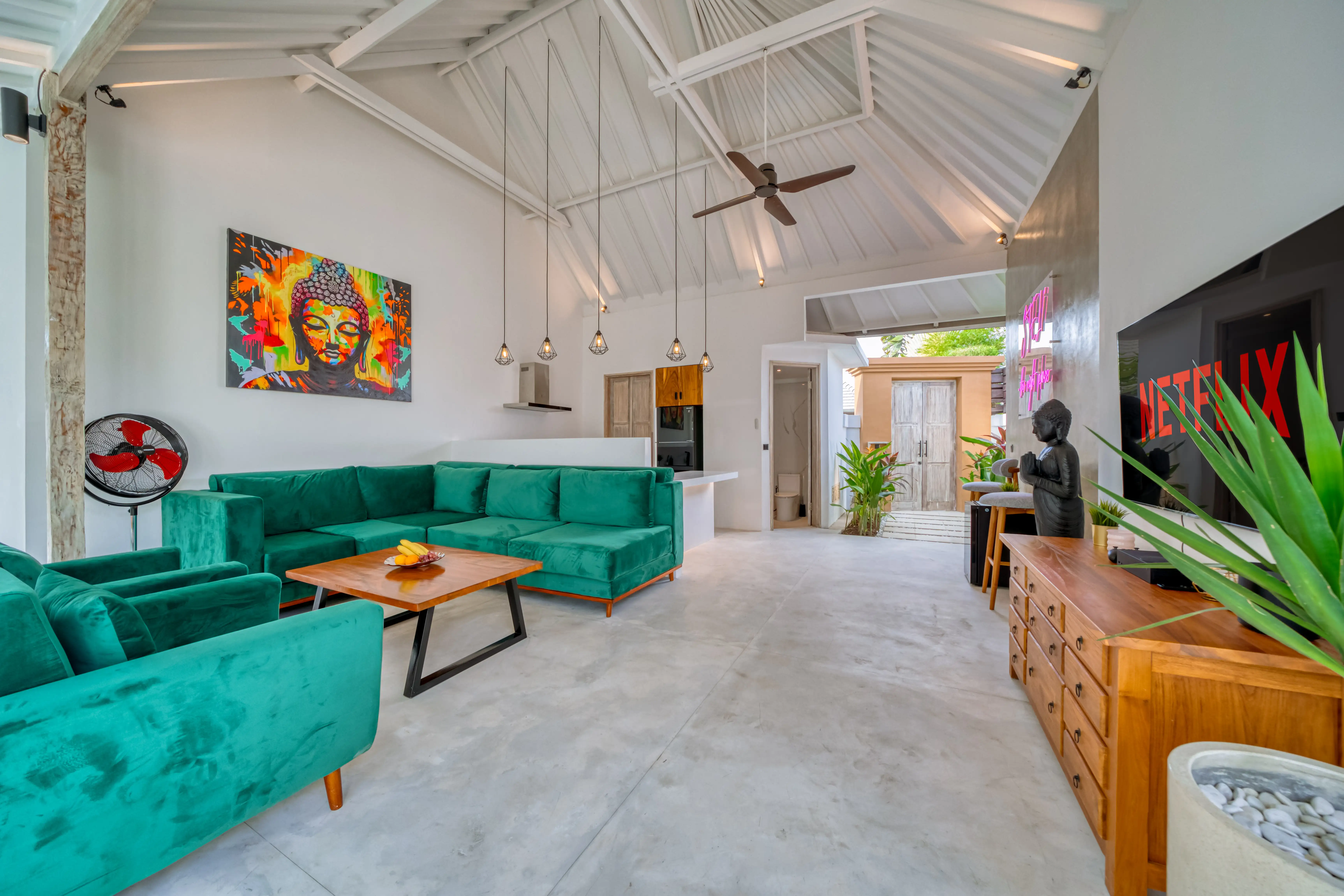 Villa 350m² in Indonesia, Seminyak. Priced at 245000$ rent photo-10