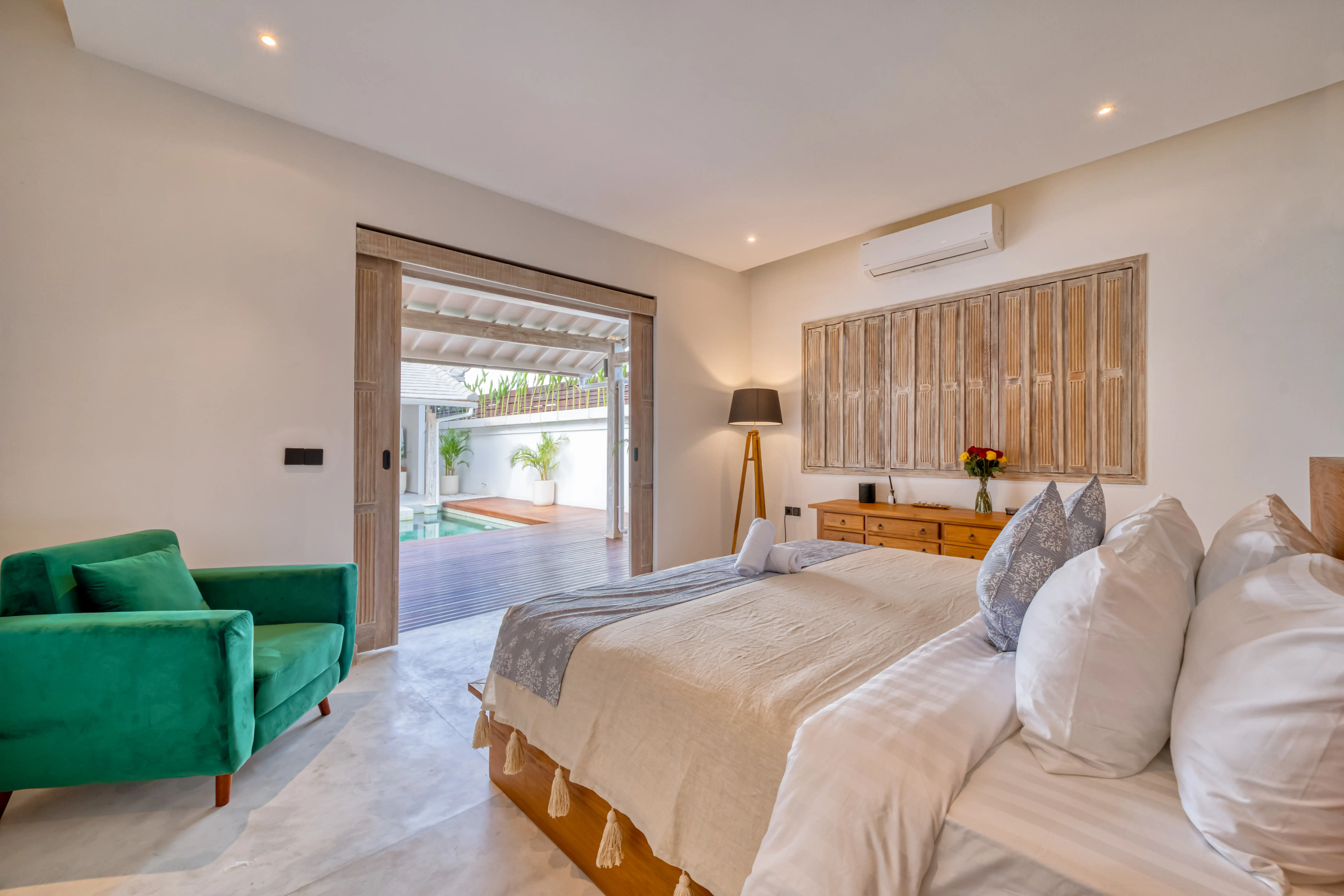 Villa 350m² in Indonesia, Seminyak. Priced at 245000$ rent photo-18