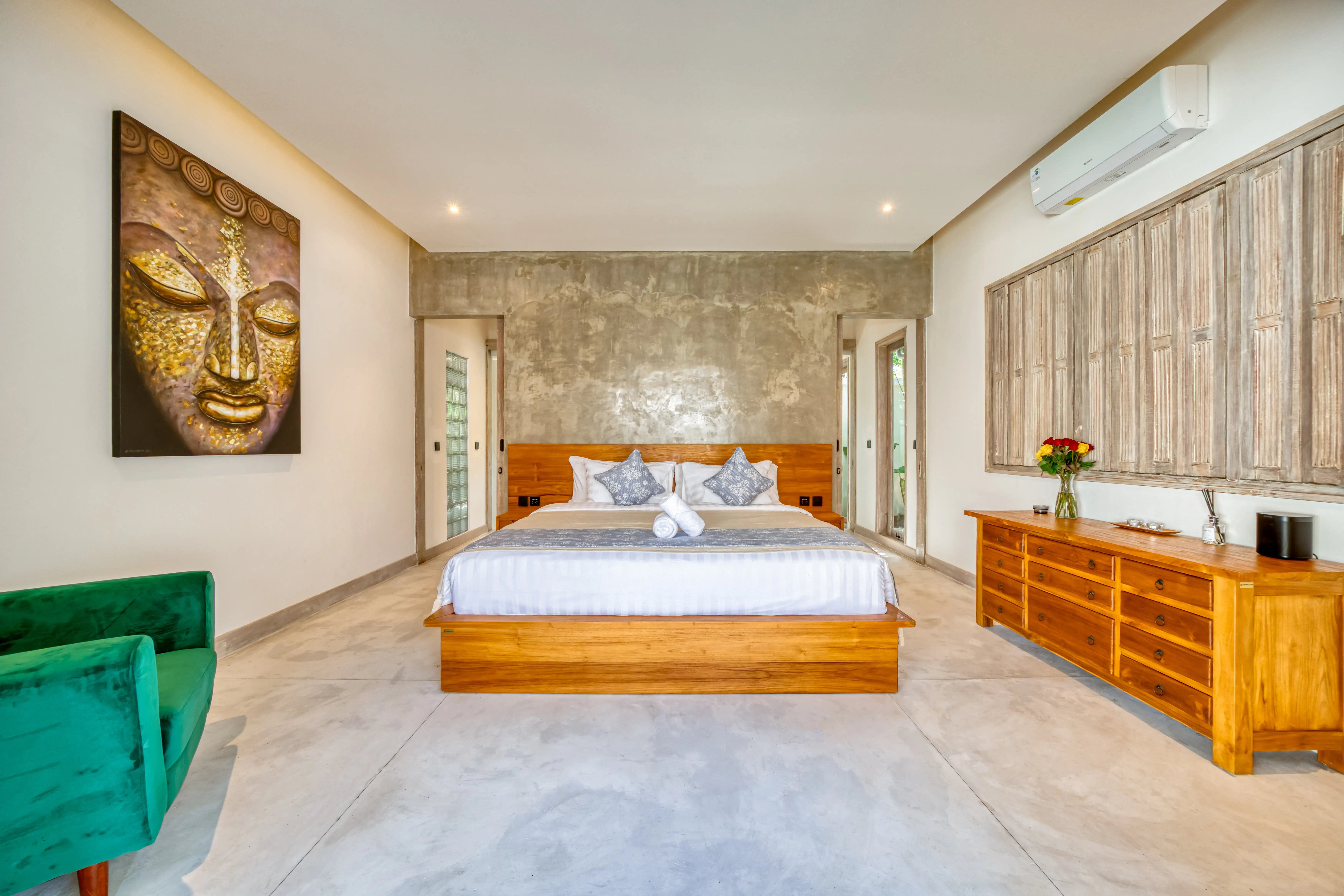 Villa 350m² in Indonesia, Seminyak. Priced at 245000$ rent photo-26