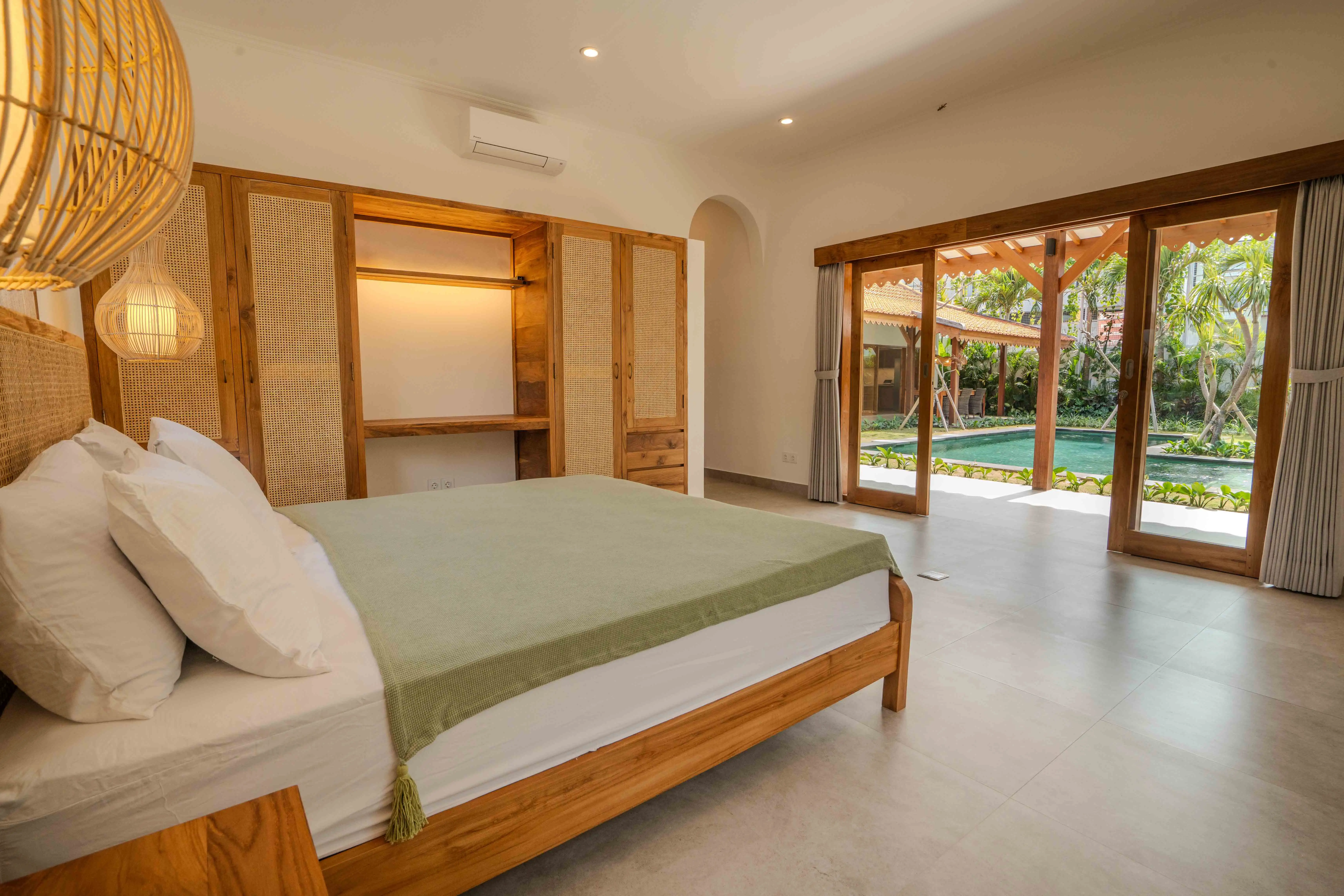 Villa 240m² in Indonesia, Canggu. Priced at 345000$ rent photo-24