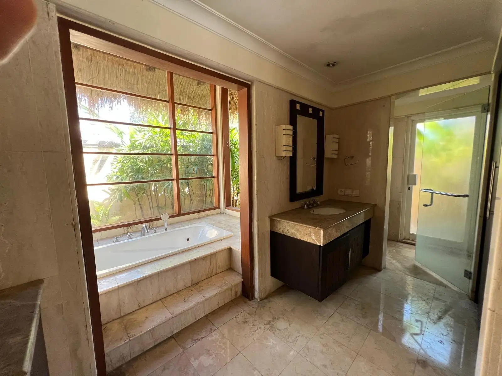 Villa 350m² in Indonesia, Bukit. Priced at 178934$ rent photo-1