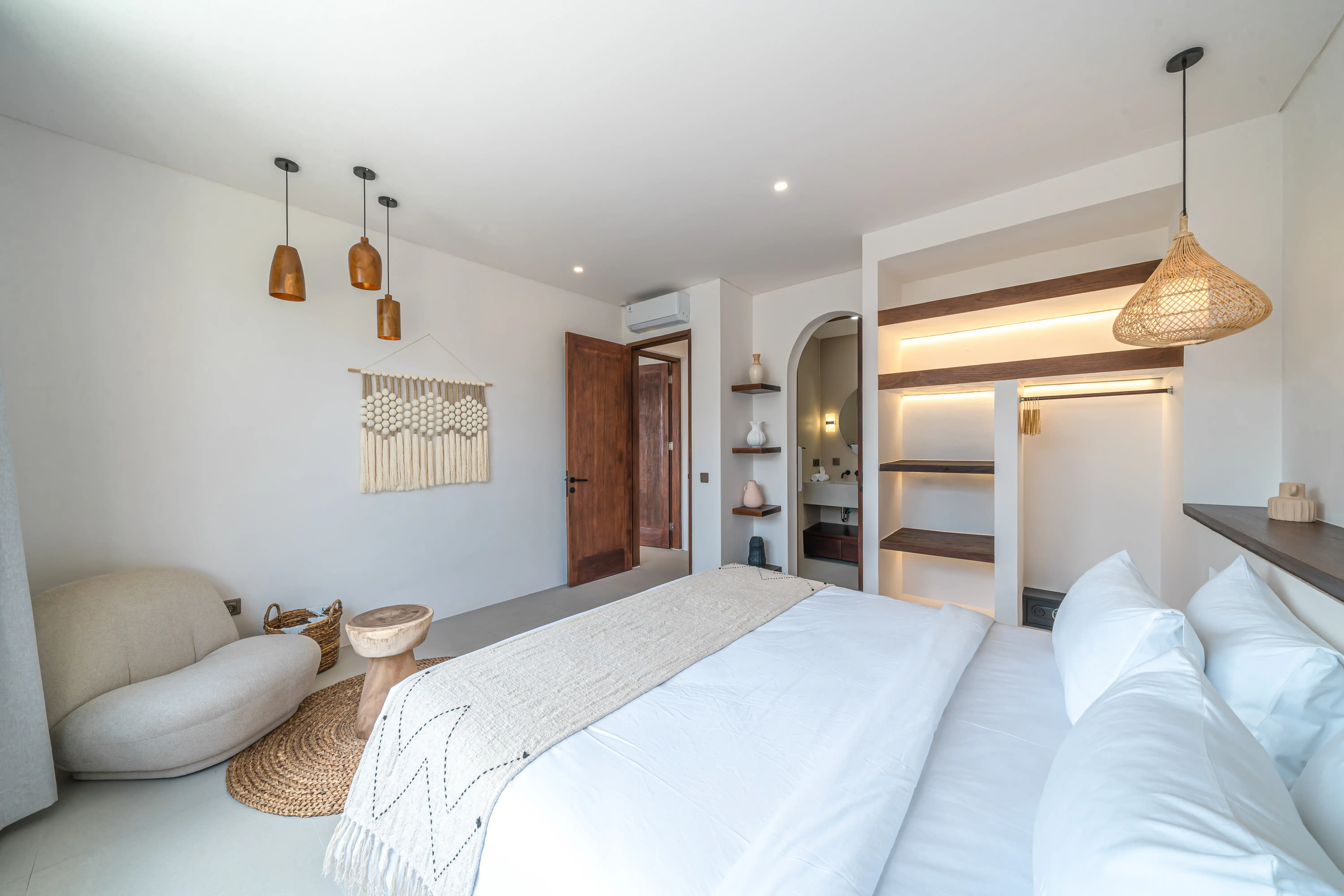 Villa 107m² in Indonesia, Canggu. Priced at 235000$ rent photo-22