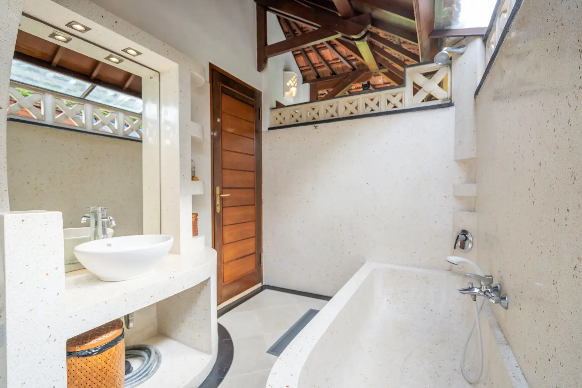 Villa 170m² in Indonesia, Seminyak. Priced at 250000$ rent photo-6