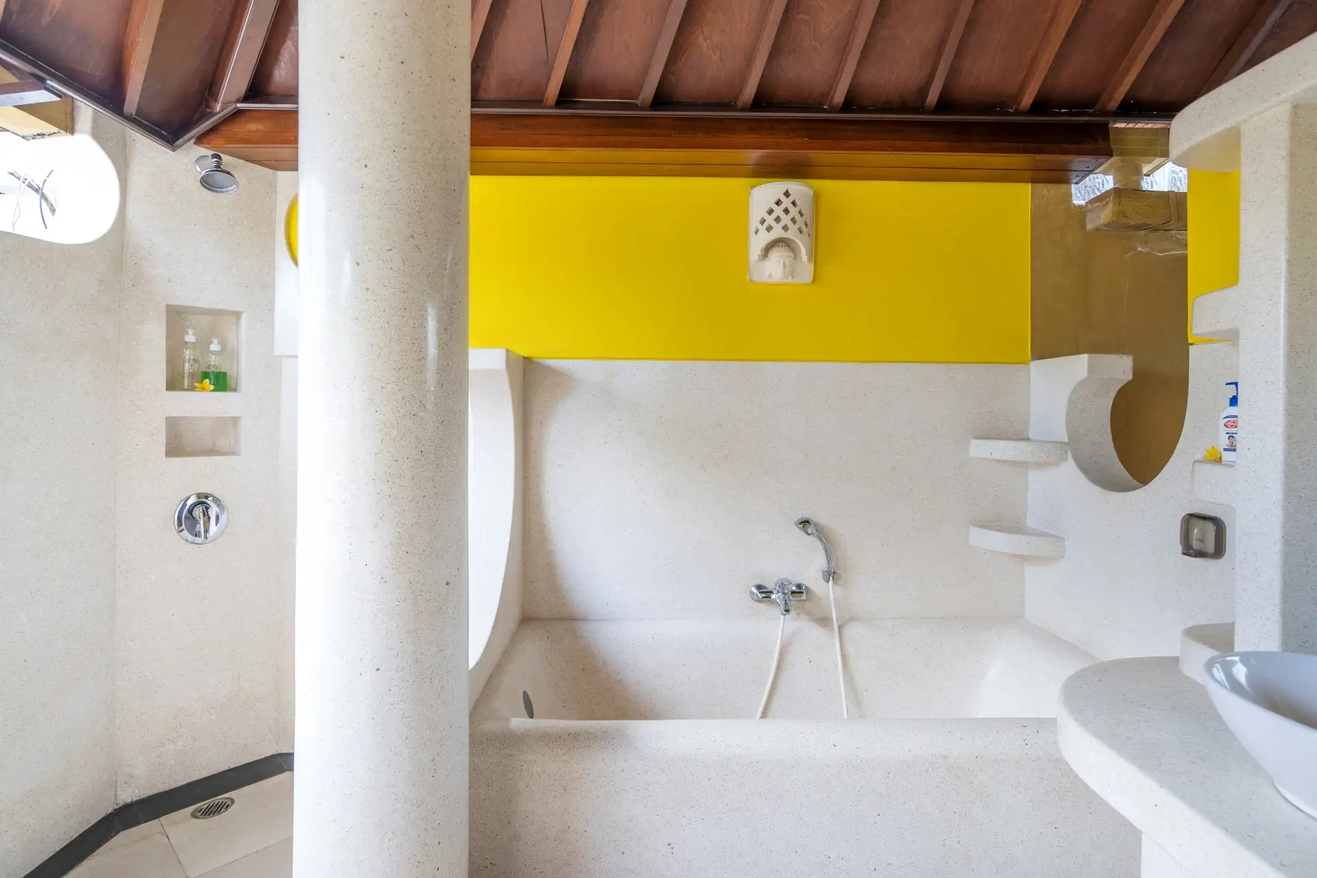 Villa 170m² in Indonesia, Seminyak. Priced at 250000$ rent photo-20