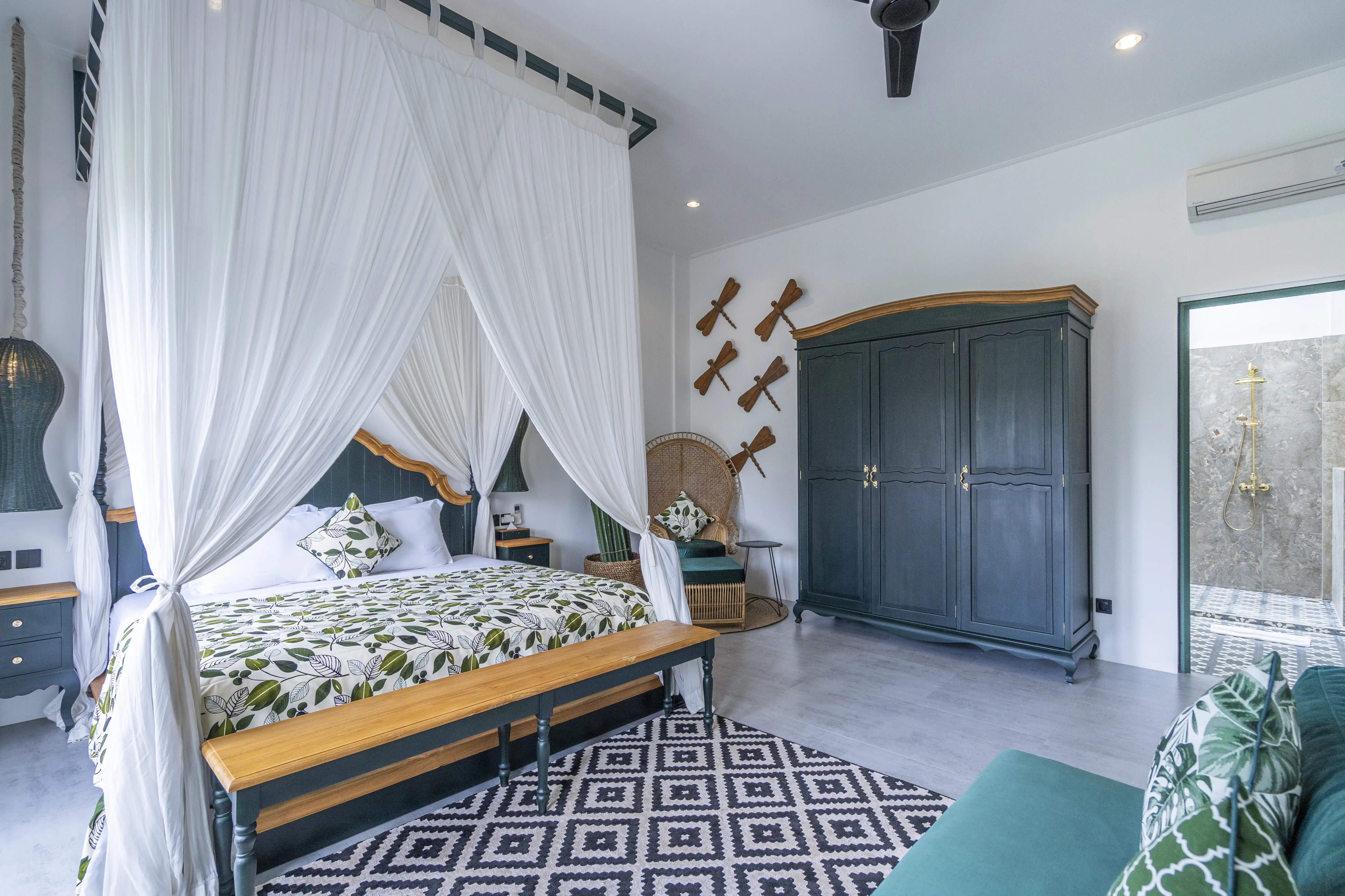 Villa 307m² in Indonesia, Canggu. Priced at 490000$ rent photo-14