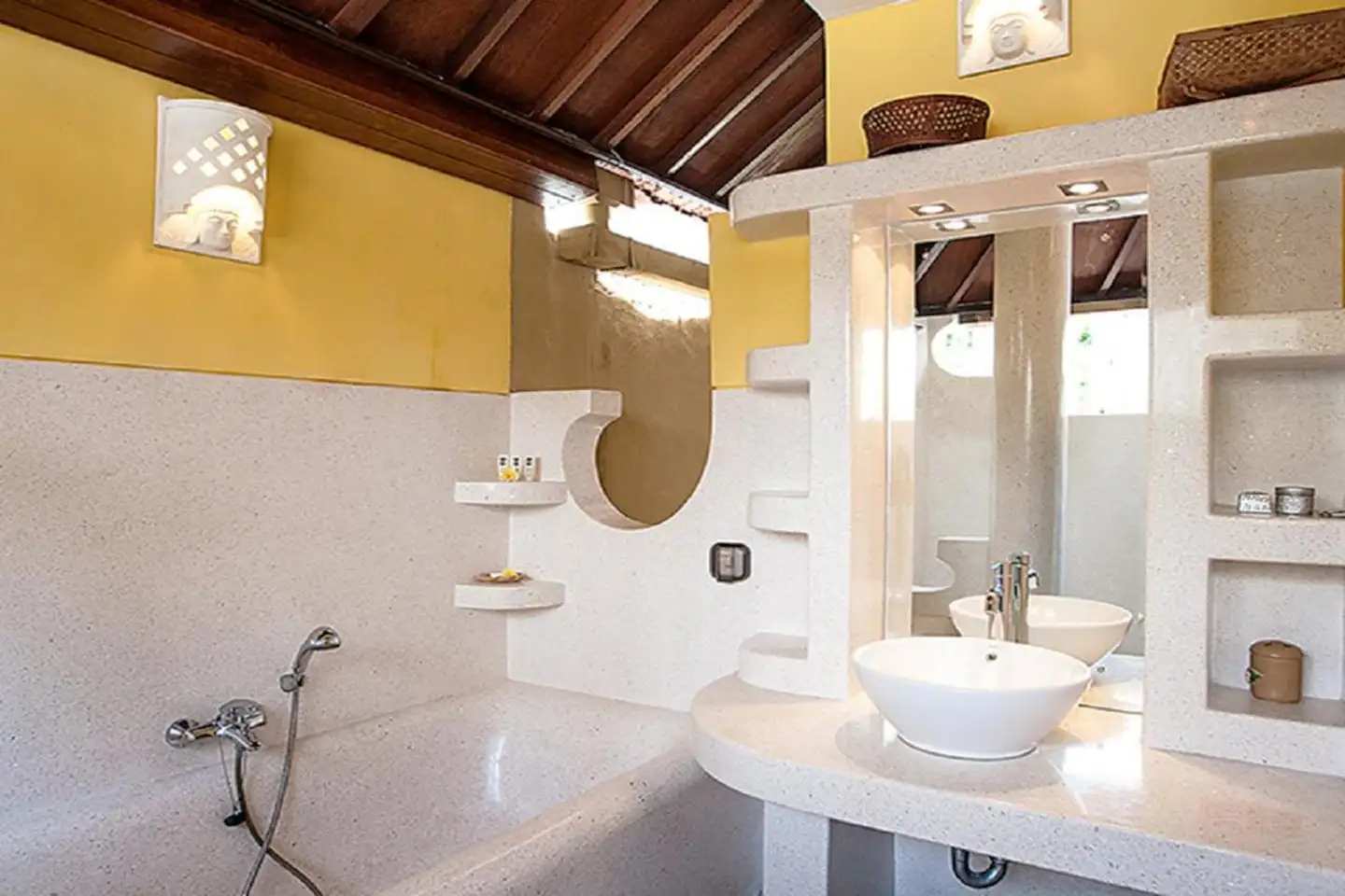 Villa 180m² in Indonesia, Seminyak. Priced at 300000$ rent photo-4
