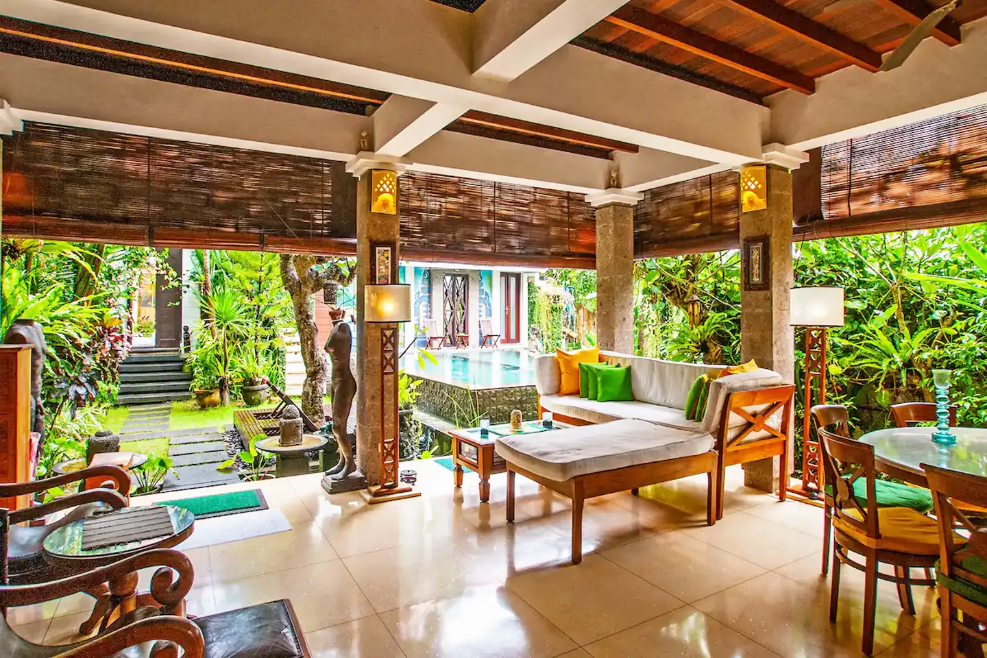 Villa 180m² in Indonesia, Seminyak. Priced at 300000$ rent photo-13