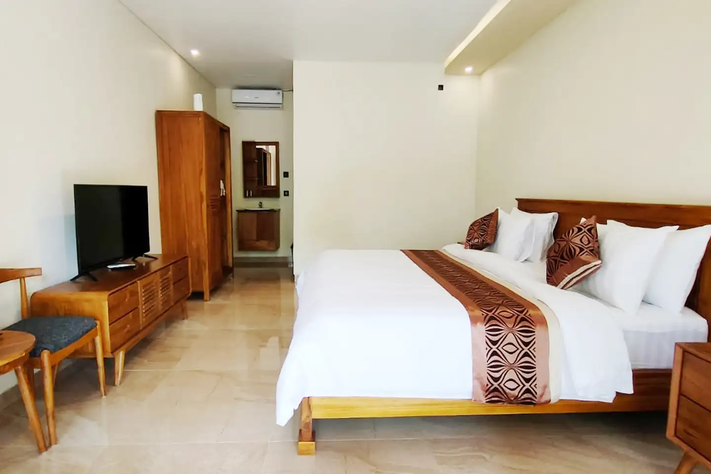 Villa 400m² in Indonesia, East-Bali. Priced at 323116$ rent photo-5