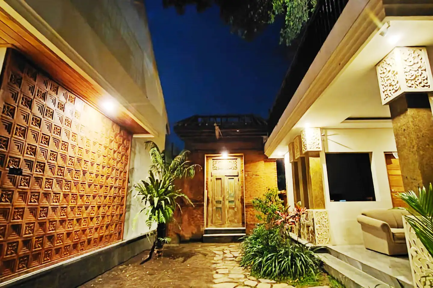 Villa 400m² in Indonesia, East-Bali. Priced at 323116$ rent photo-16