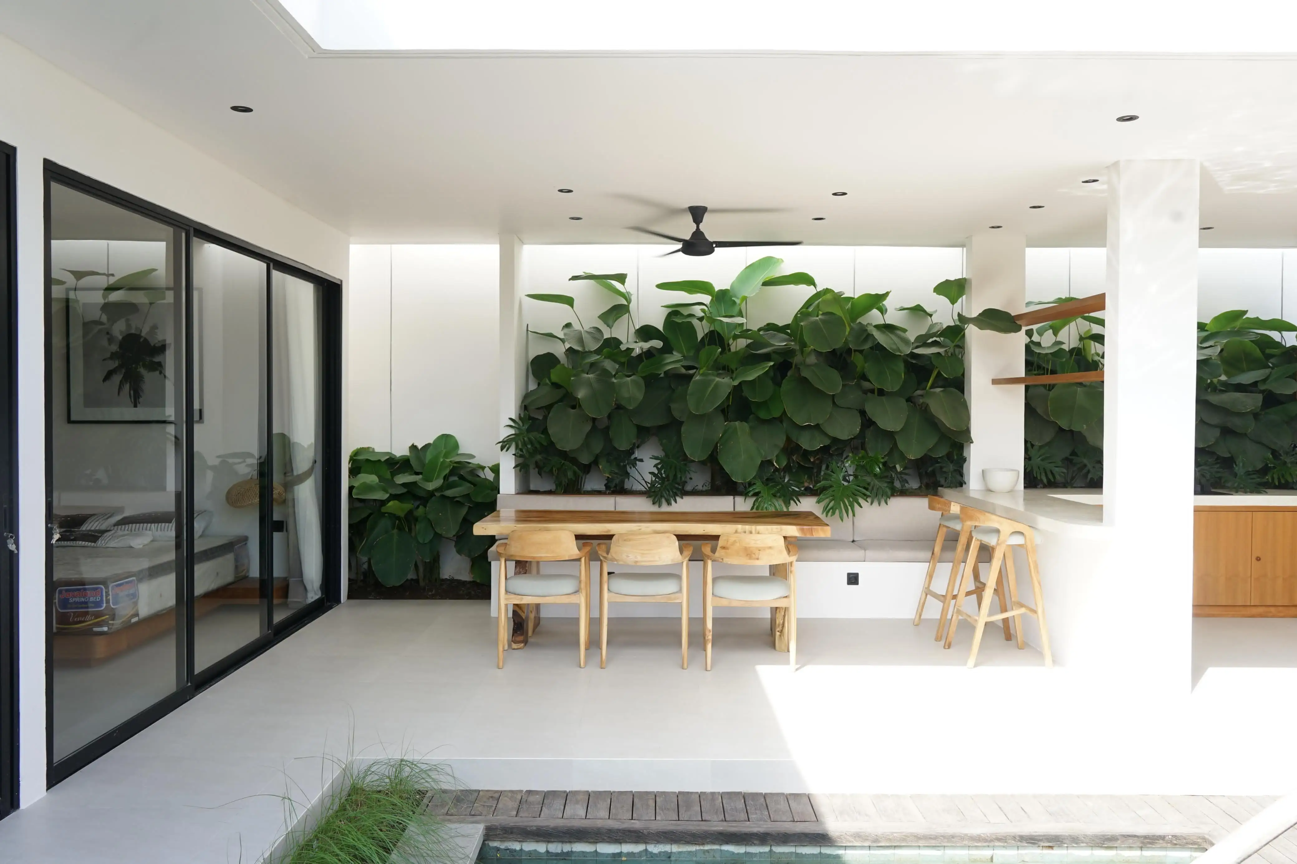 Villa 128m² in Indonesia, Canggu. Priced at 195000$ rent photo-13