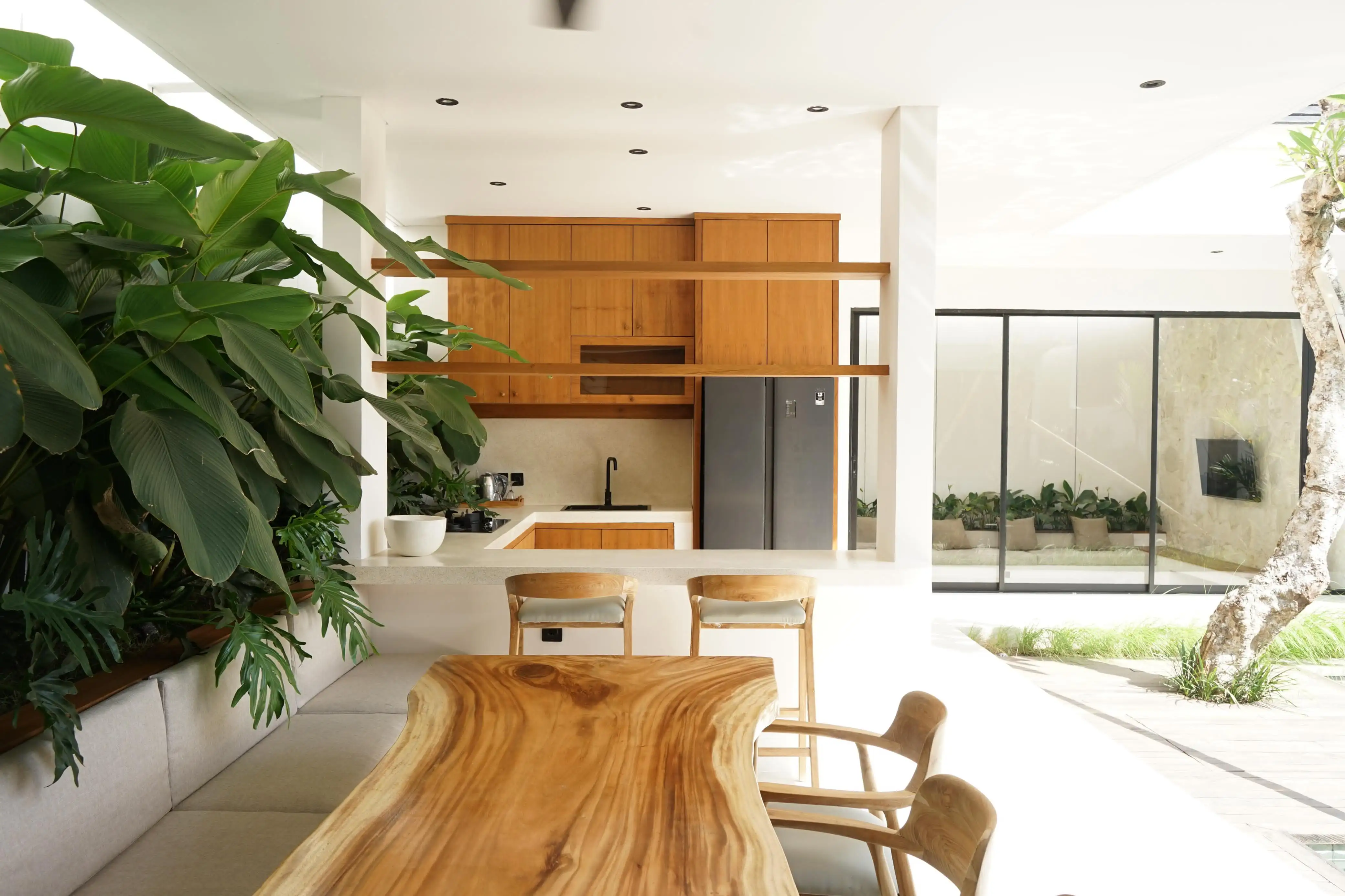 Villa 128m² in Indonesia, Canggu. Priced at 195000$ rent photo-14