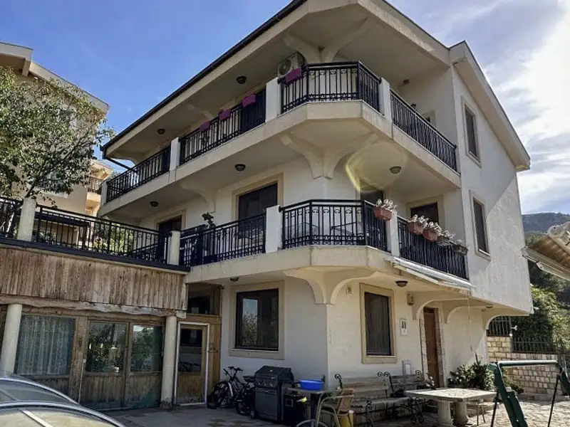 House 315m² in Montenegro, Zaljevo. Priced at 350000€ rent photo-1