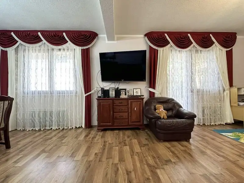 House 315m² in Montenegro, Zaljevo. Priced at 350000€ rent photo-9