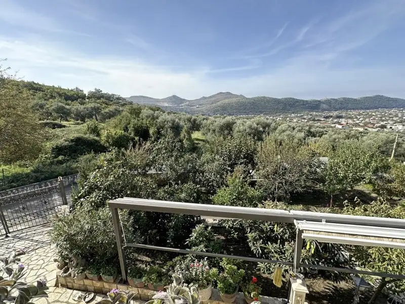 House 315m² in Montenegro, Zaljevo. Priced at 350000€ rent photo-10