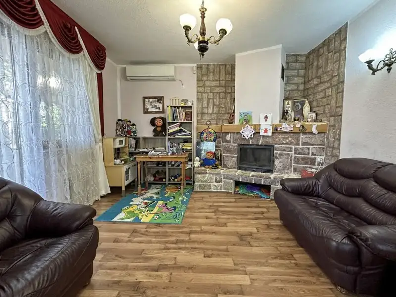 House 315m² in Montenegro, Zaljevo. Priced at 350000€ rent photo-13