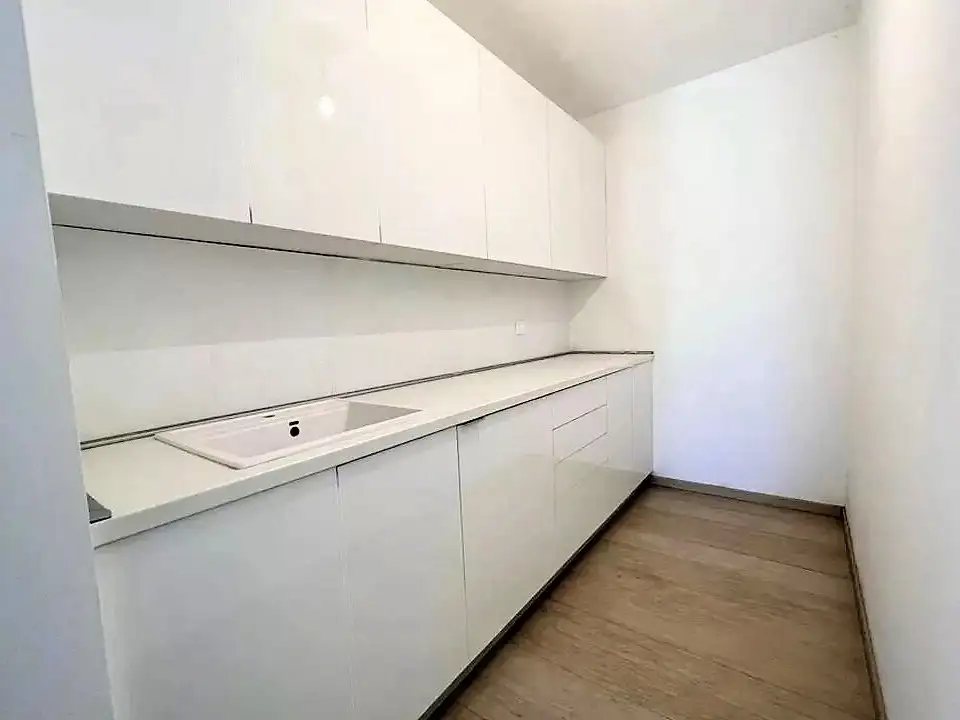 House 300m² in Montenegro, Morinj. Priced at 800000€ rent photo-10