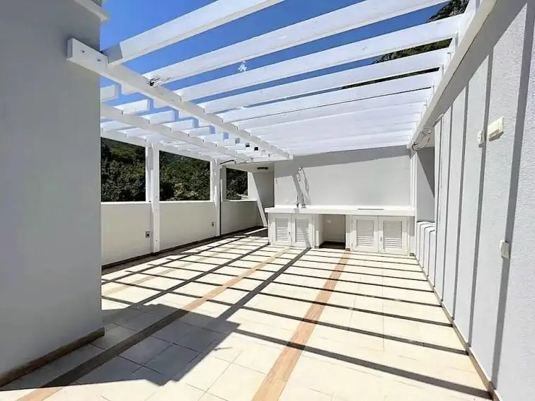 House 300m² in Montenegro, Morinj. Priced at 800000€ rent photo-17