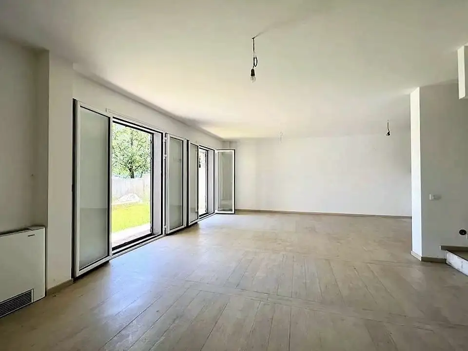 House 300m² in Montenegro, Morinj. Priced at 800000€ rent photo-18