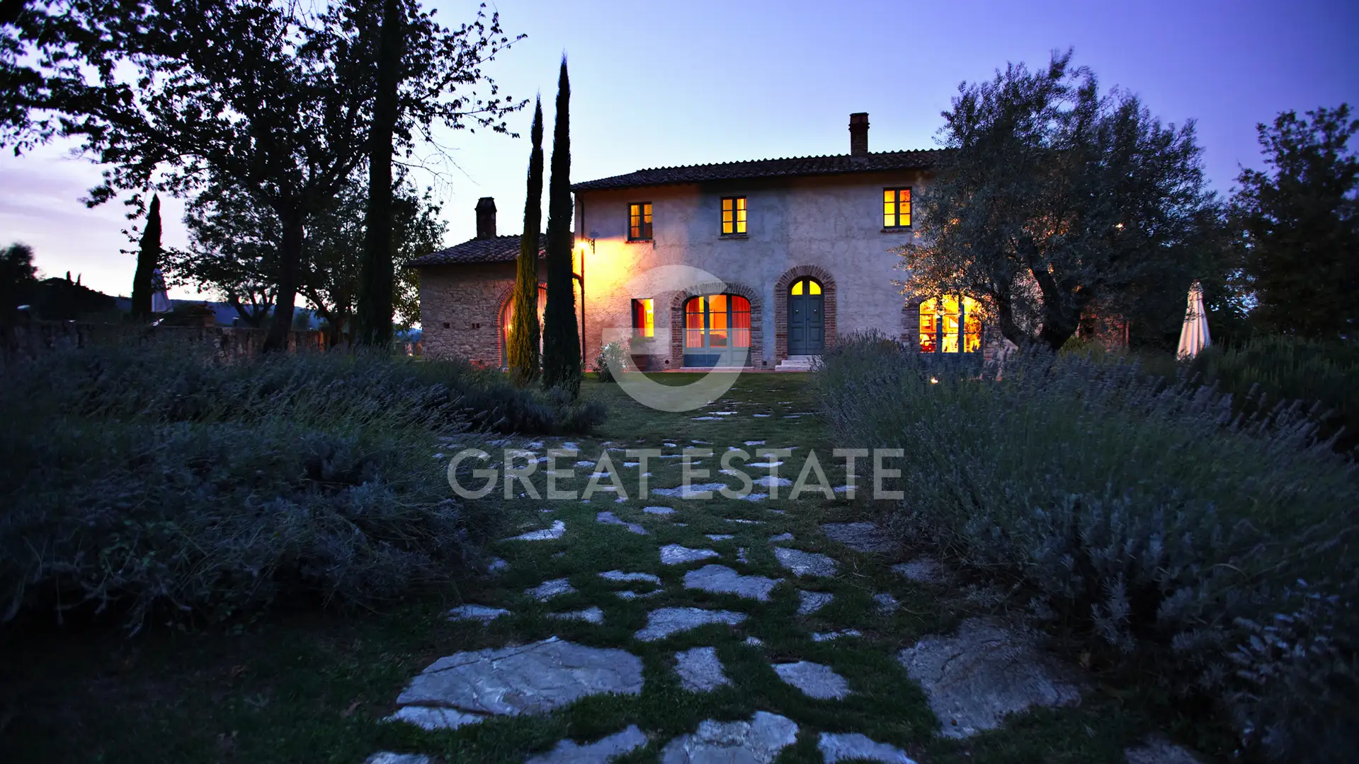 House 713m² in Italy, Siena. Priced at 3700000€ rent photo-3