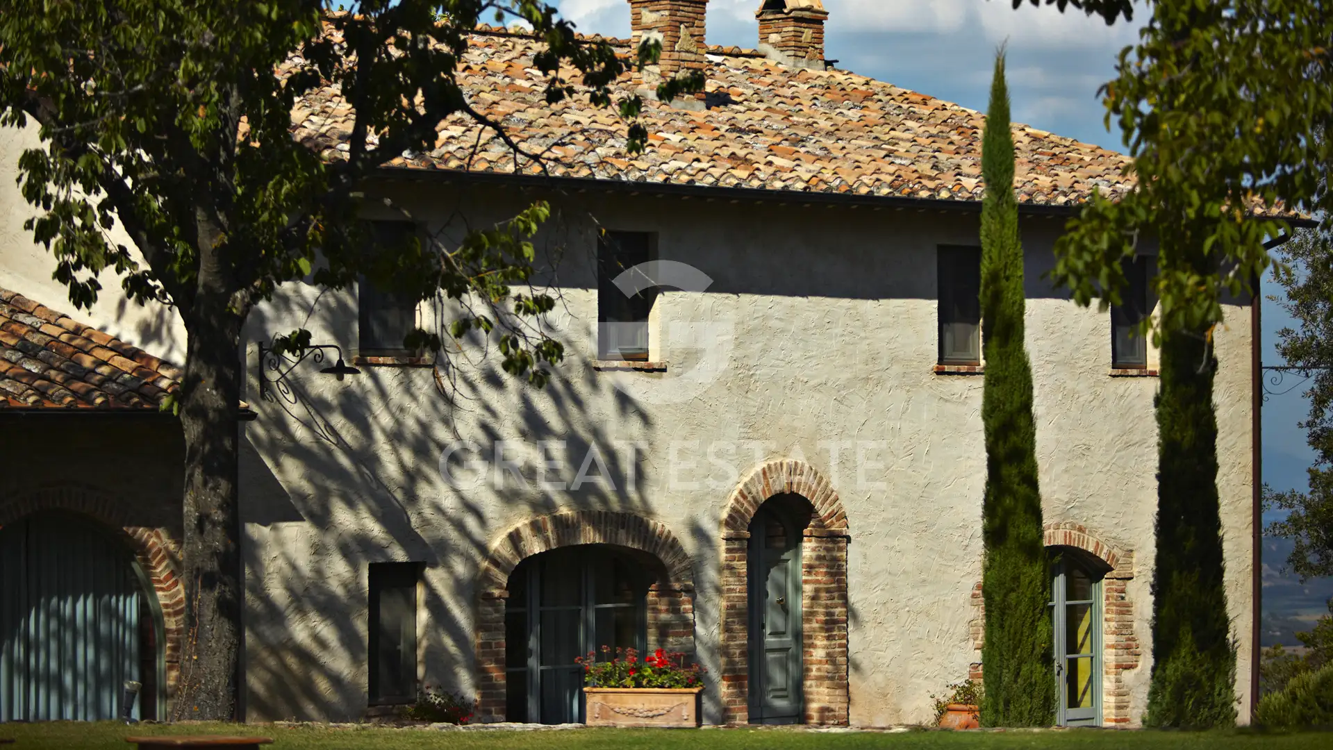 House 713m² in Italy, Siena. Priced at 3700000€ rent photo-4