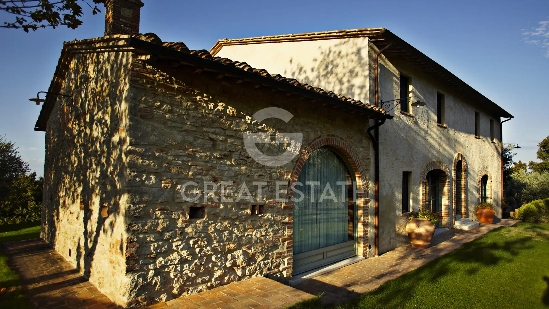 House 713m² in Italy, Siena. Priced at 3700000€ rent photo-7